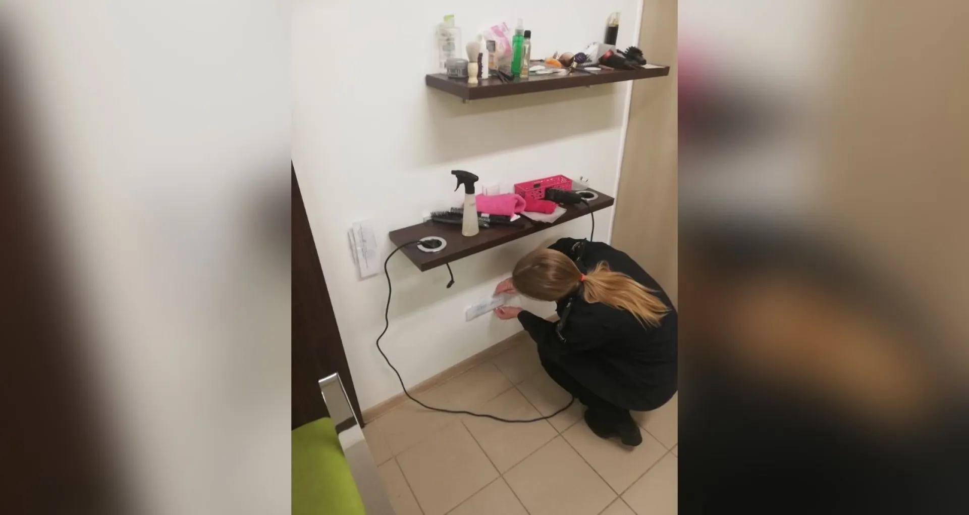 В Барнауле приостановили работу парикмахерской из-за нарушений коронавирусных ограничений