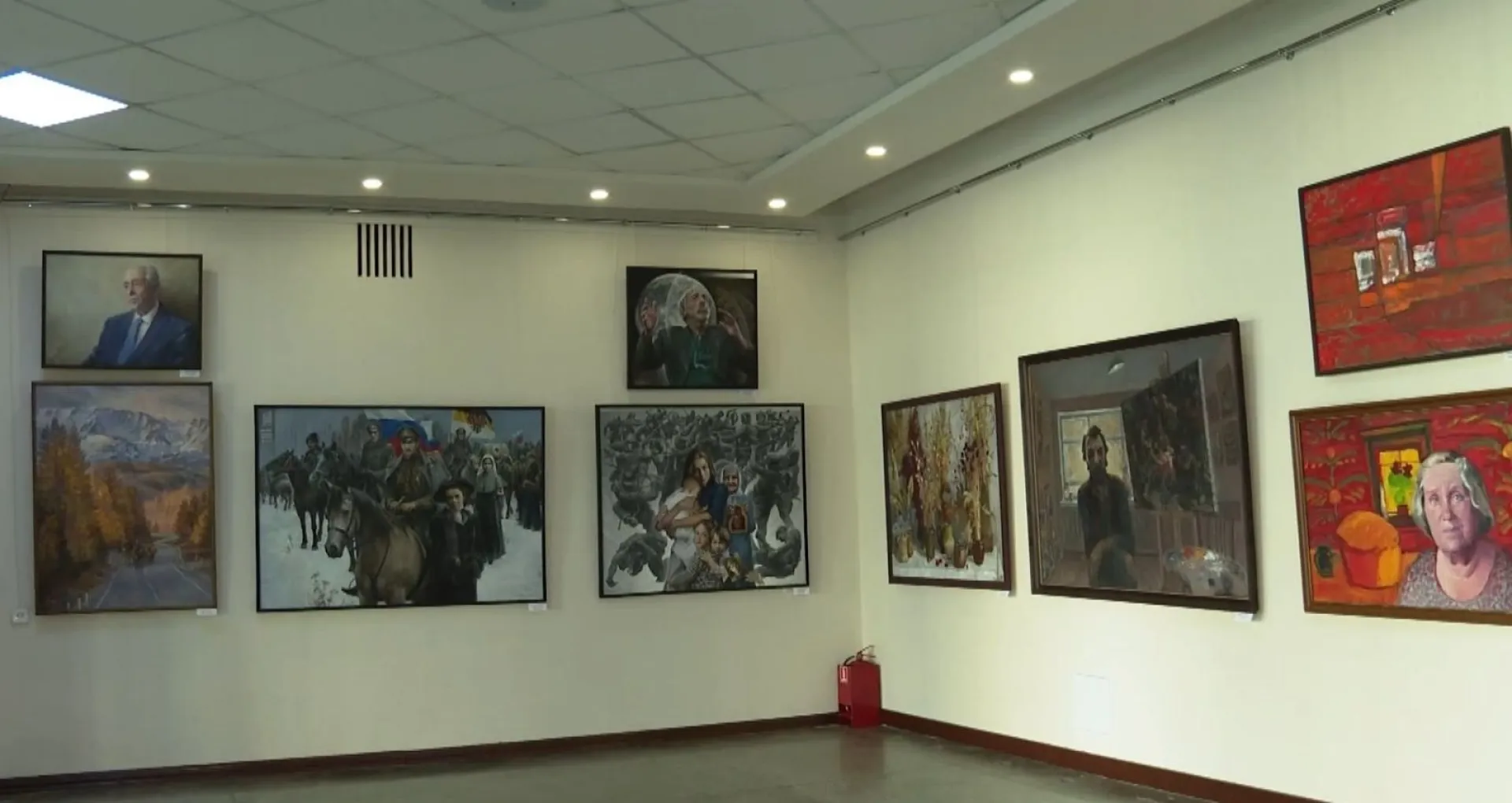 Масштабная художественная выставка «Арт-Алтай» открылась в Барнауле