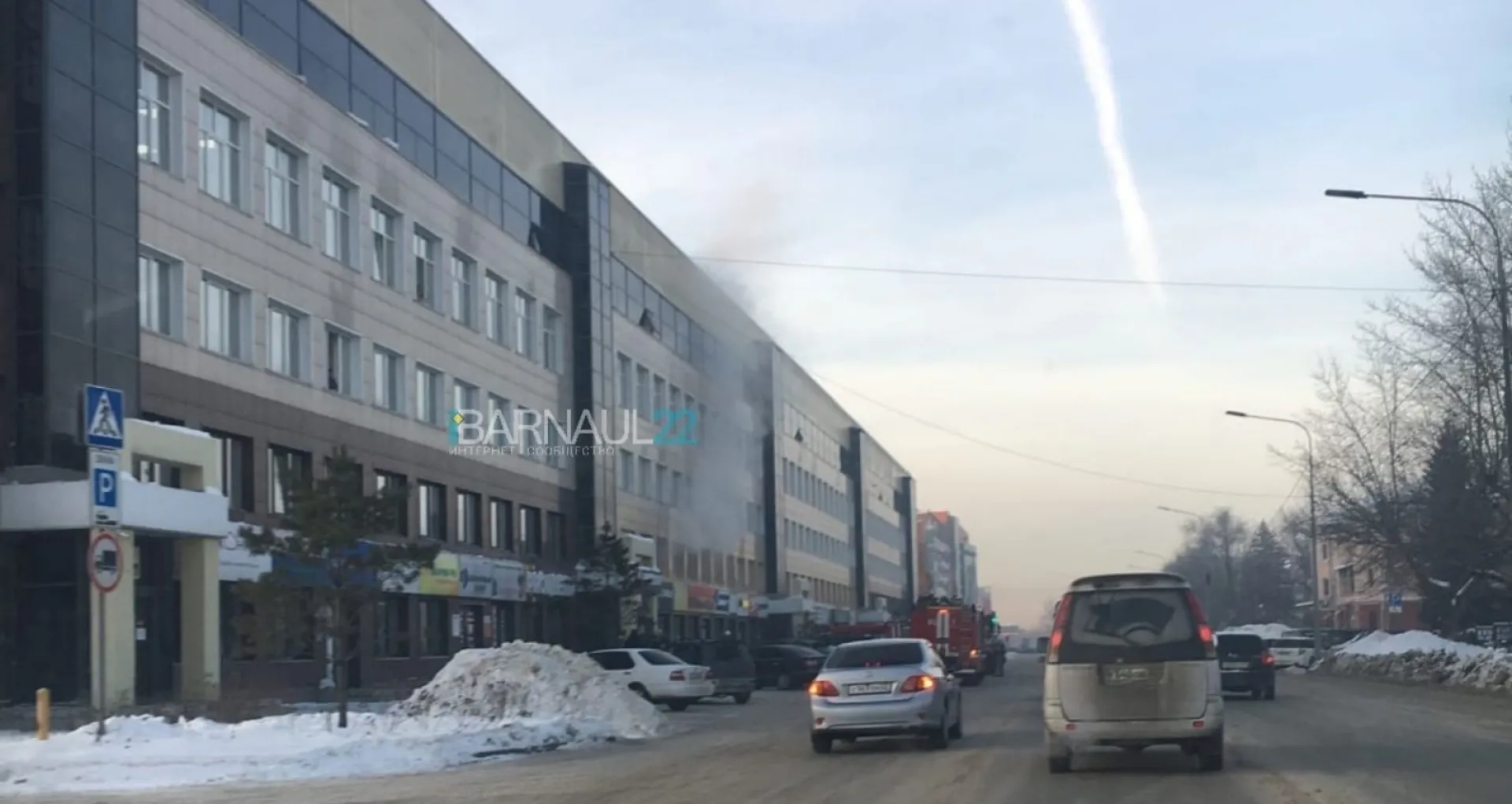 «Пар приняли за дым»: в барнаульский ТРЦ вызвали пожарных «Пар приняли за дым»: в барнаульский ТРЦ вызвали пожарных