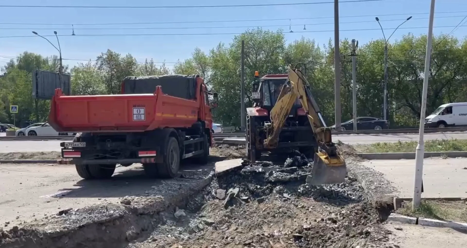 Видео: строительство разворотного кольца на Новом рынке в Барнауле