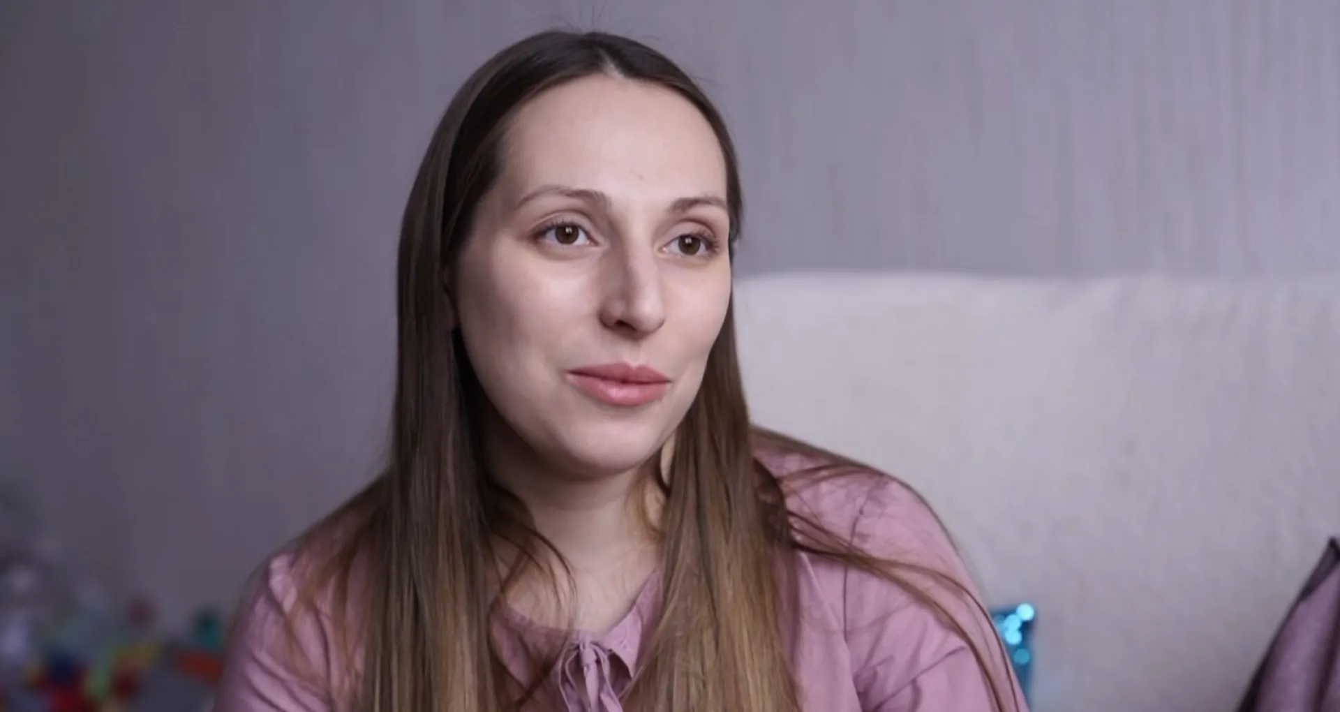 Две лапочки-дочки и восемь проектов: молодая мама из Барнаула рассказала, как проходит день в её семье