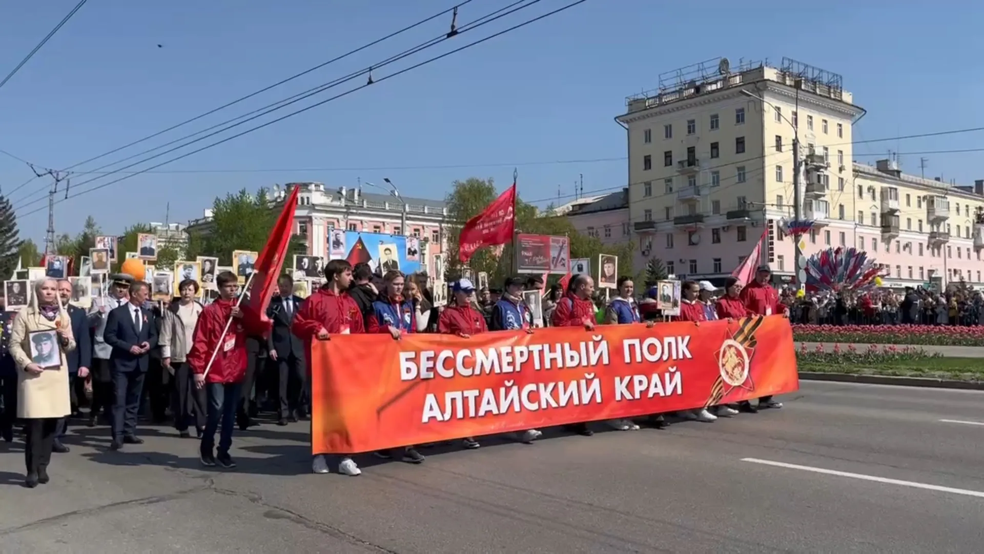 Шествие «Бессмертного полка» началось в Барнауле