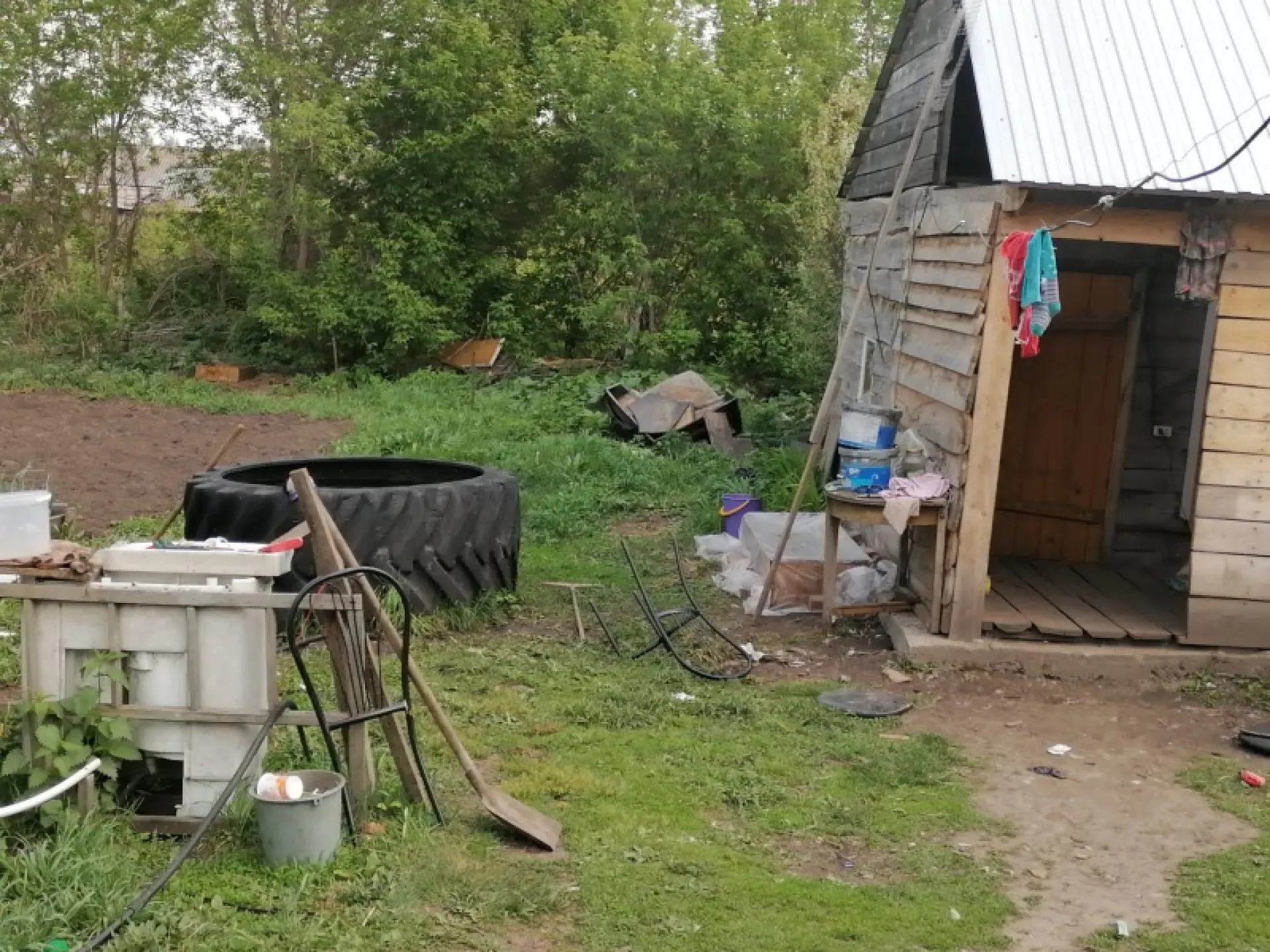 Ребенок утонул в тракторном колесе в Алтайском крае Ребенок утонул в тракторном колесе в Алтайском крае