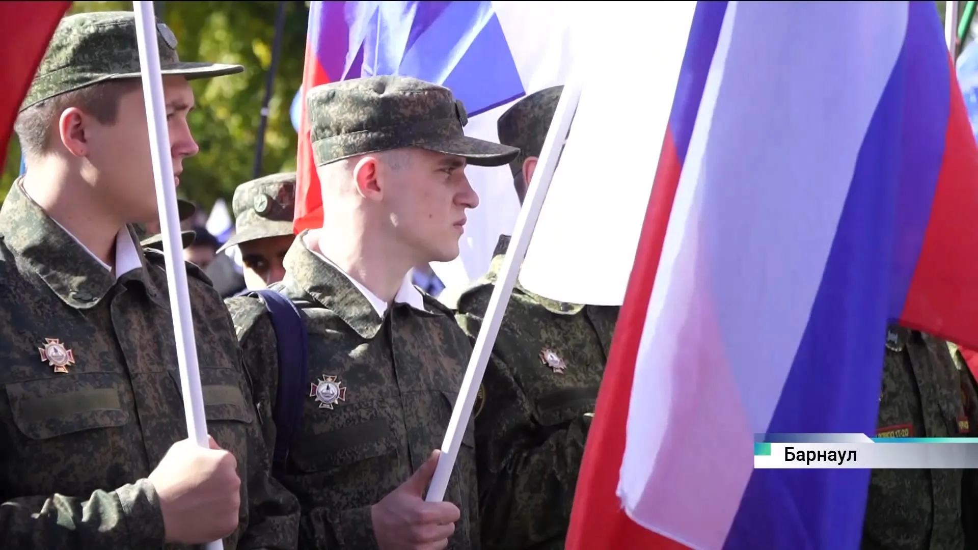 Митинг-концерт «Своих не бросаем!» прошел в Барнауле Митинг-концерт «Своих не бросаем!» прошел в Барнауле