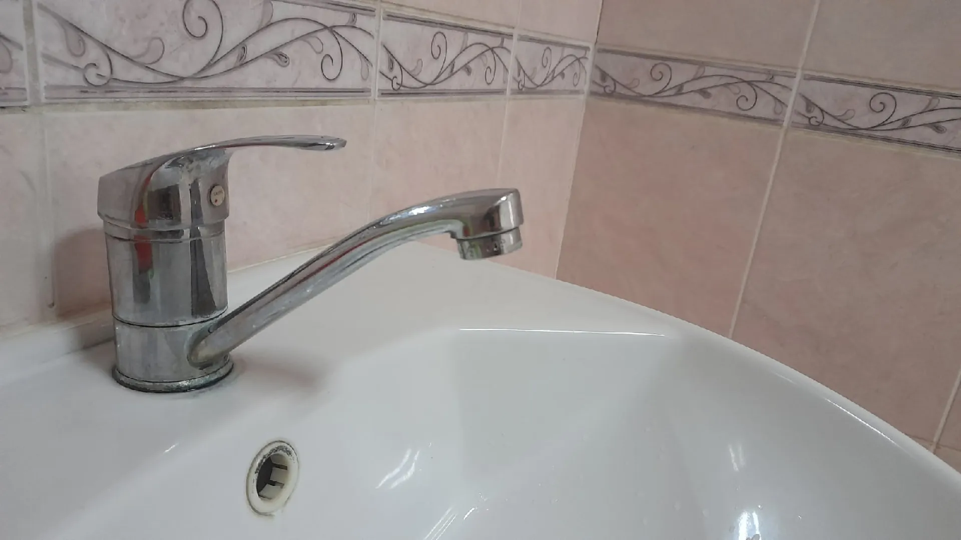 Горячую воду отключат на сутки у жителей Барнаула Горячую воду отключат на сутки у жителей Барнаула