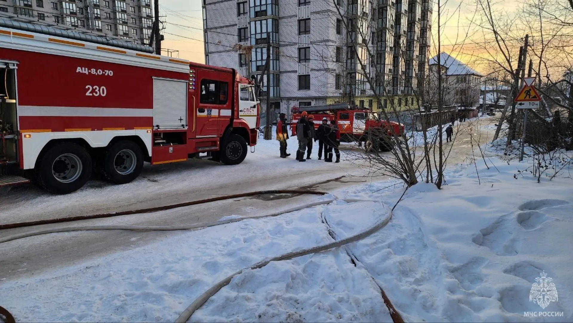 Пожар в частном доме потушили в Барнауле