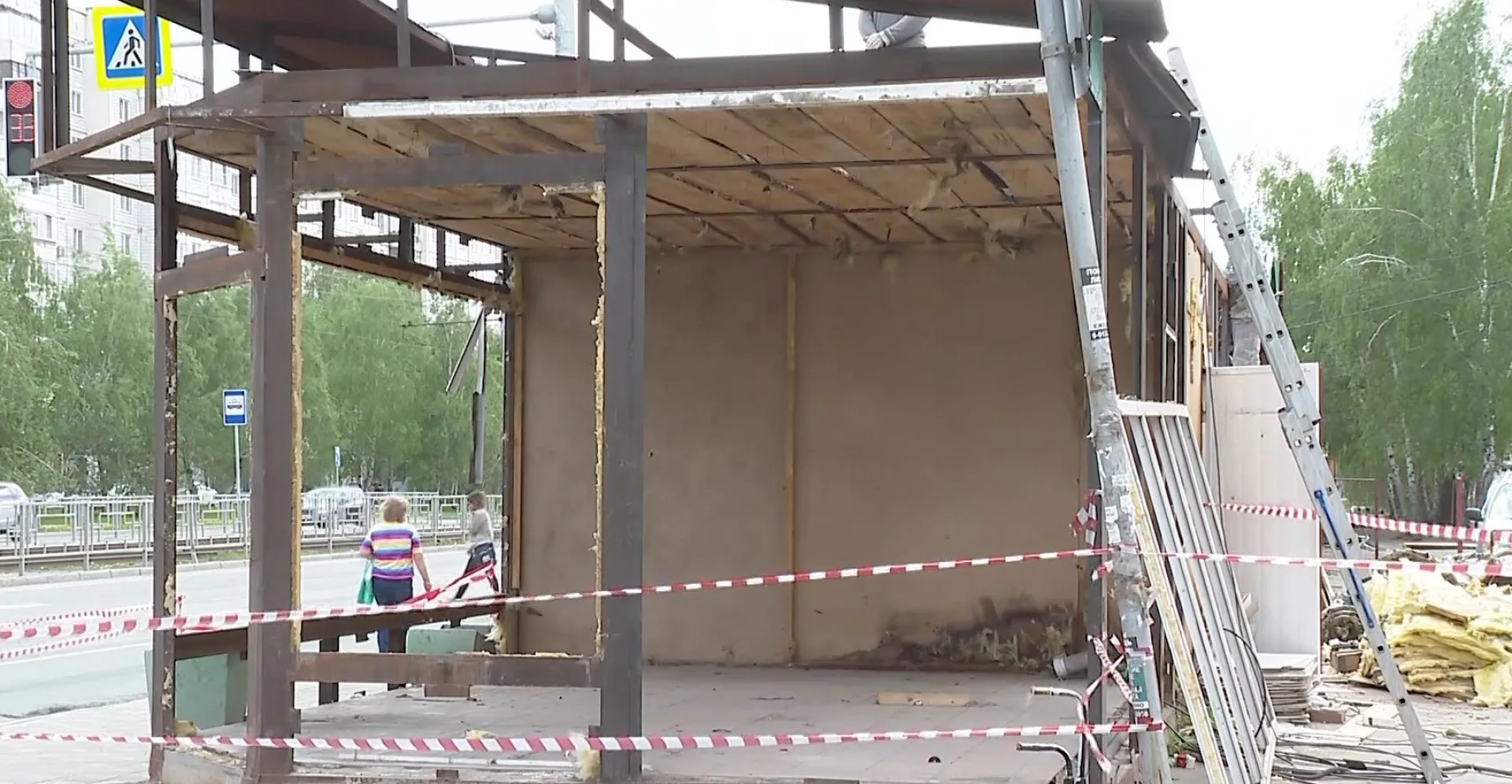 Стало известно, почему в Барнауле сносят ларьки на остановке «Улица Цветочная» 