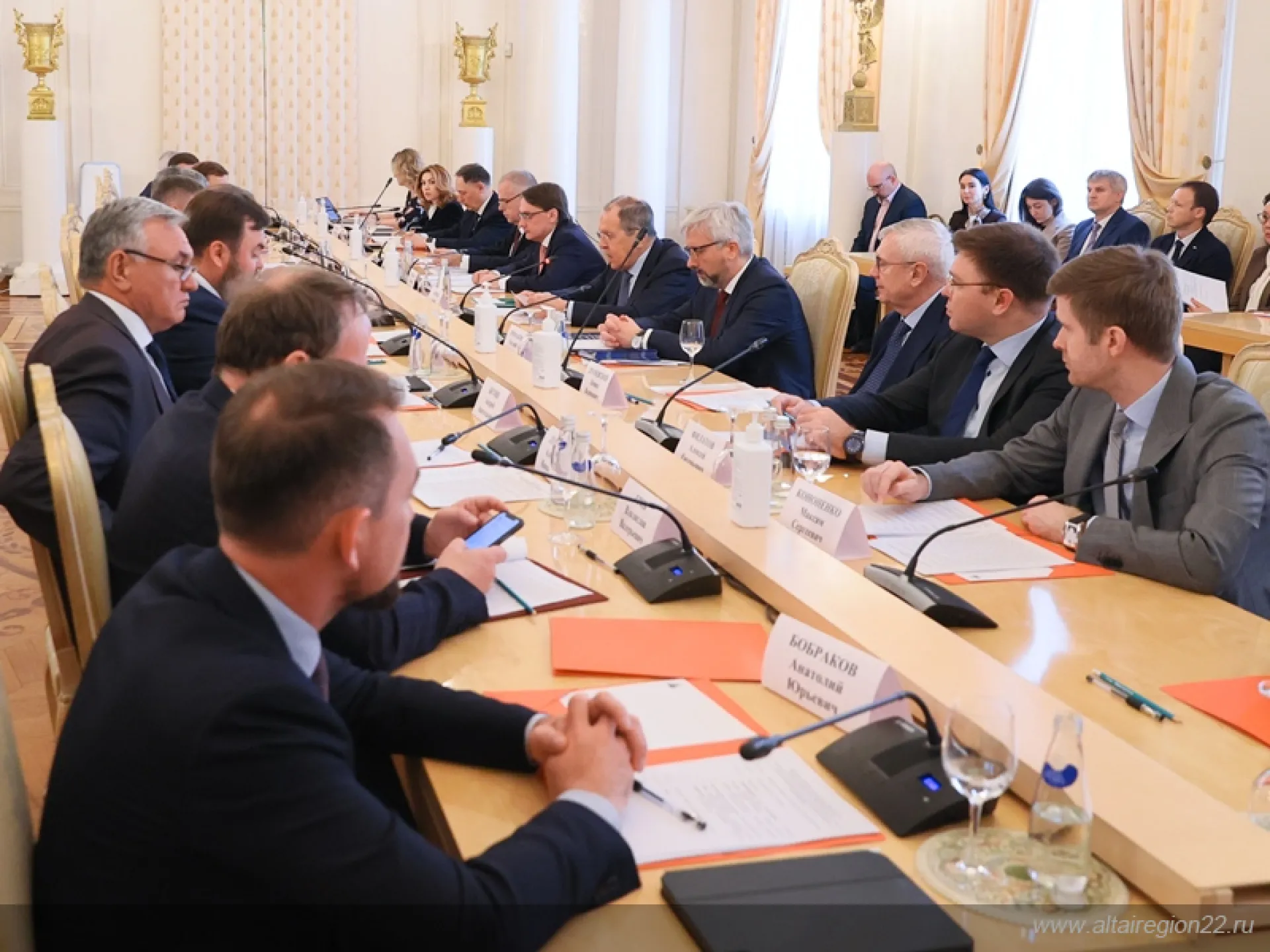 Заместитель председателя правительства Алтайского края встретился с министром иностранных дел РФ
