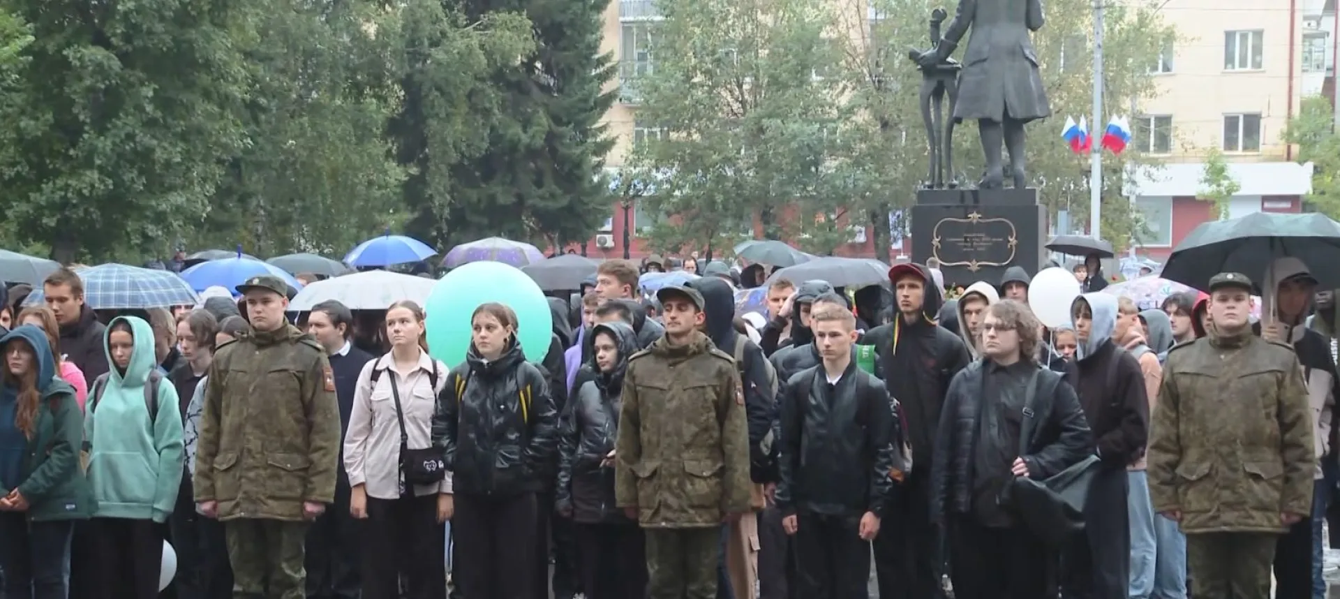 Память жертв трагедии в Беслане почтили сегодня в Барнауле Память жертв трагедии в Беслане почтили сегодня в Барнауле