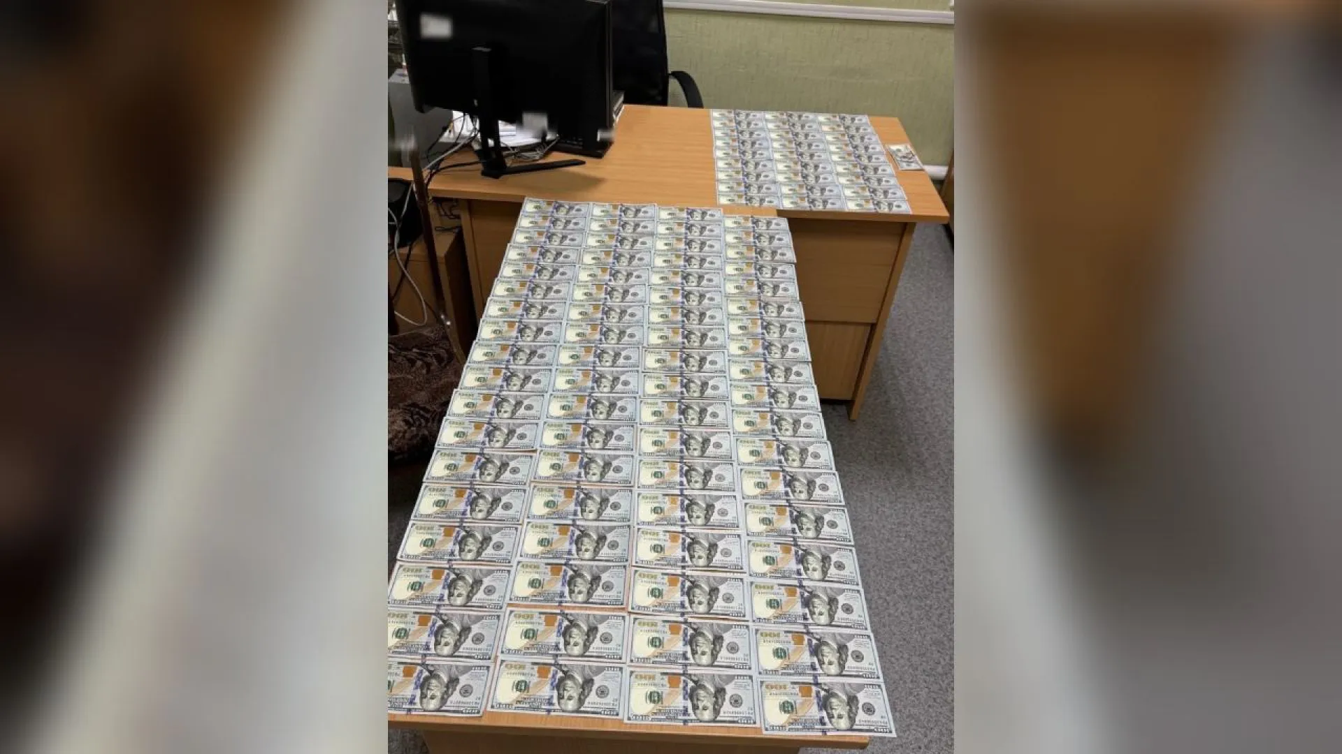 Гражданина Казахстана задержали при попытке дать взятку алтайскому таможеннику Гражданина Казахстана задержали при попытке дать взятку алтайскому таможеннику