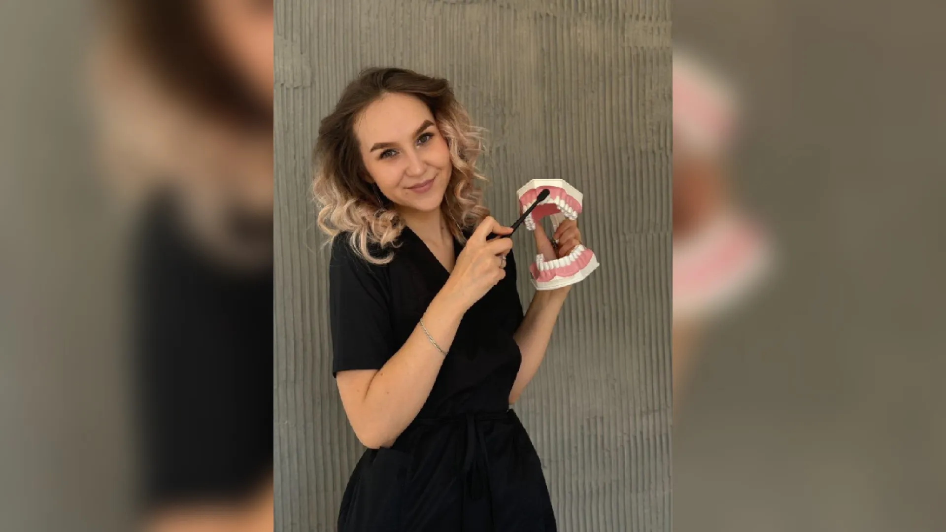 Молодой врач-стоматолог трудоустроилась в Поспелихинскую ЦРБ Молодой врач-стоматолог трудоустроилась в Поспелихинскую ЦРБ