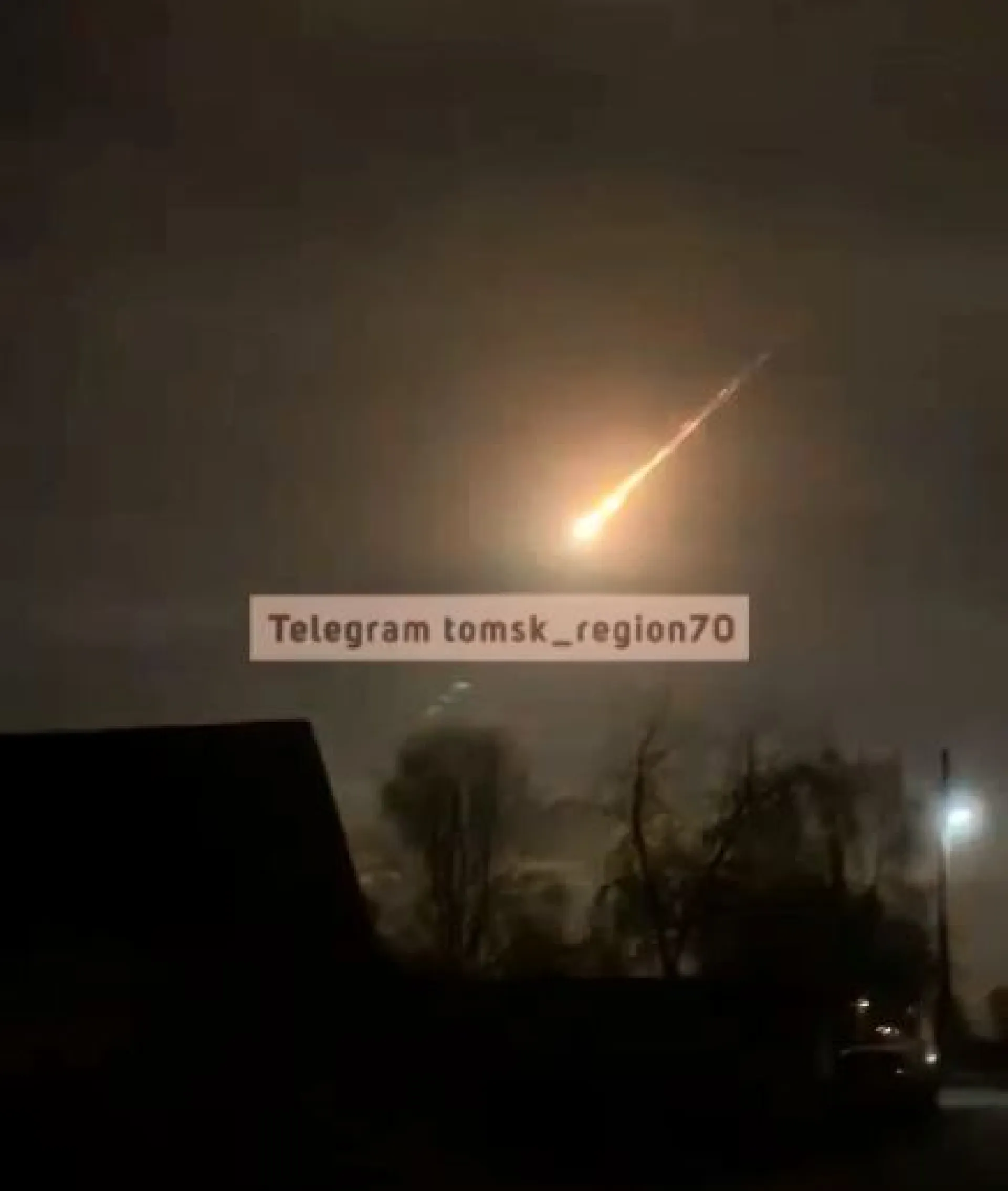 Падающий метеорит заметили в Сибири