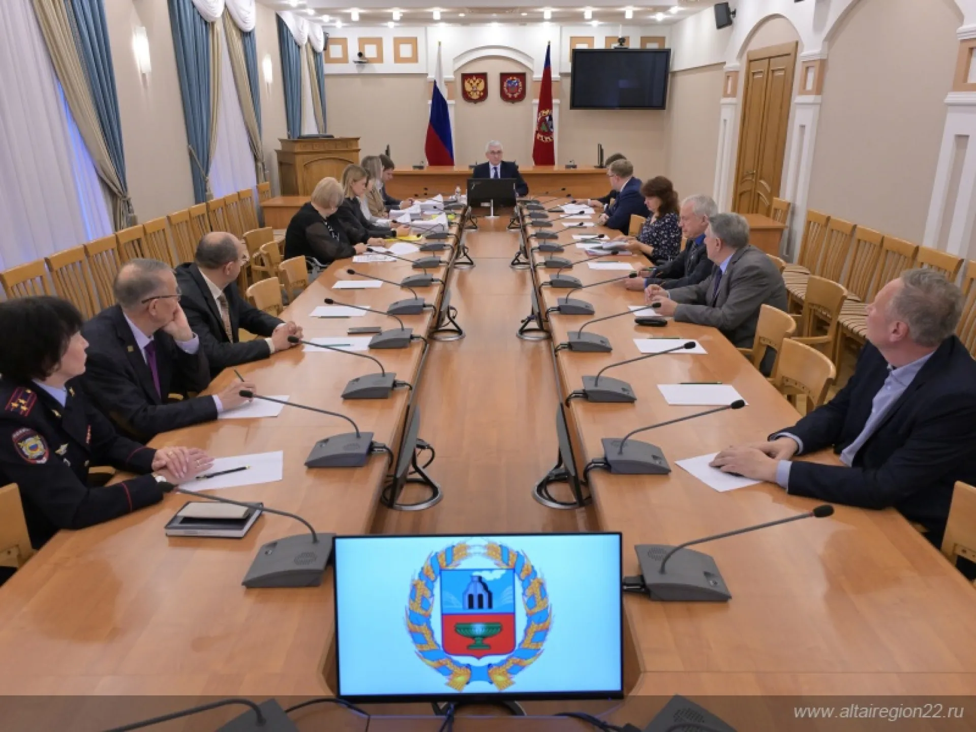 10 жителей Алтайского края получат госнаграды