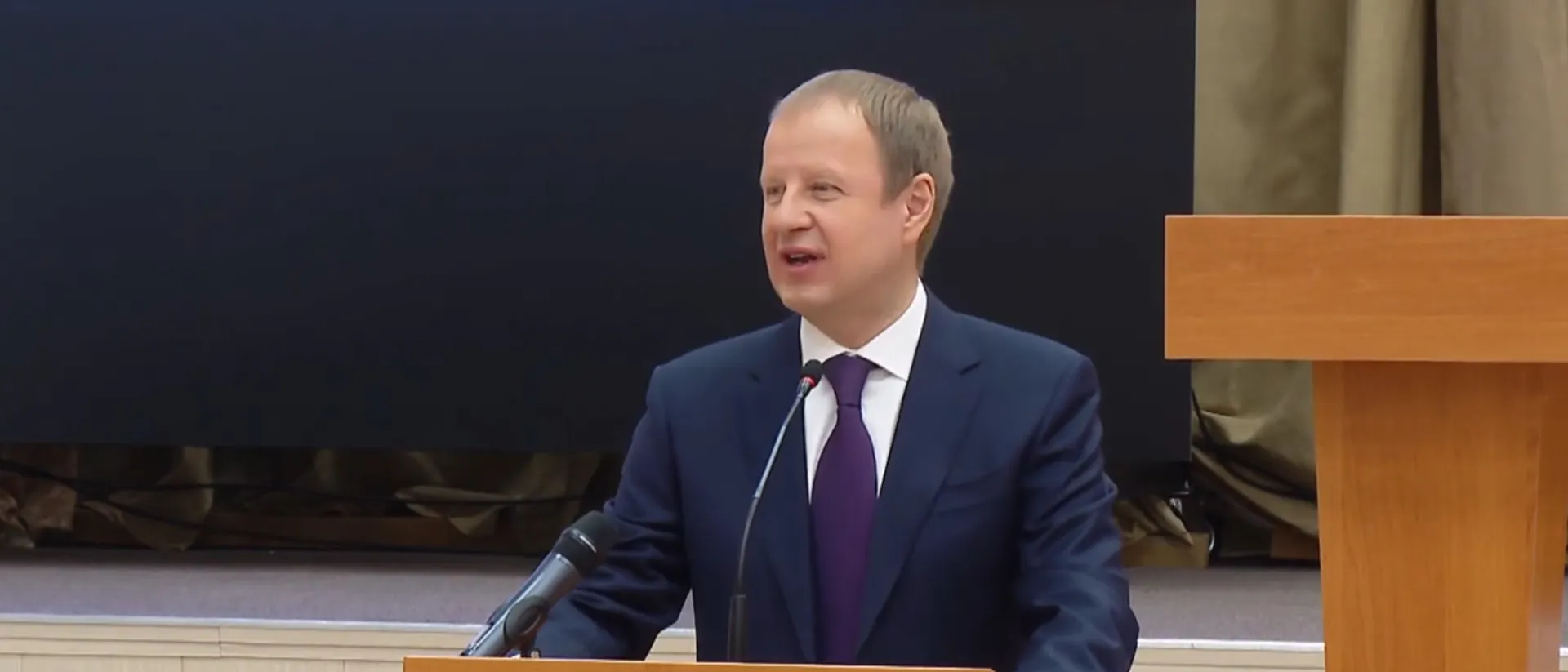 Виктор Томенко вручил награды федерального и регионального значения 43 жителям Алтайского края Виктор Томенко вручил награды федерального и регионального значения 43 жителям Алтайского края