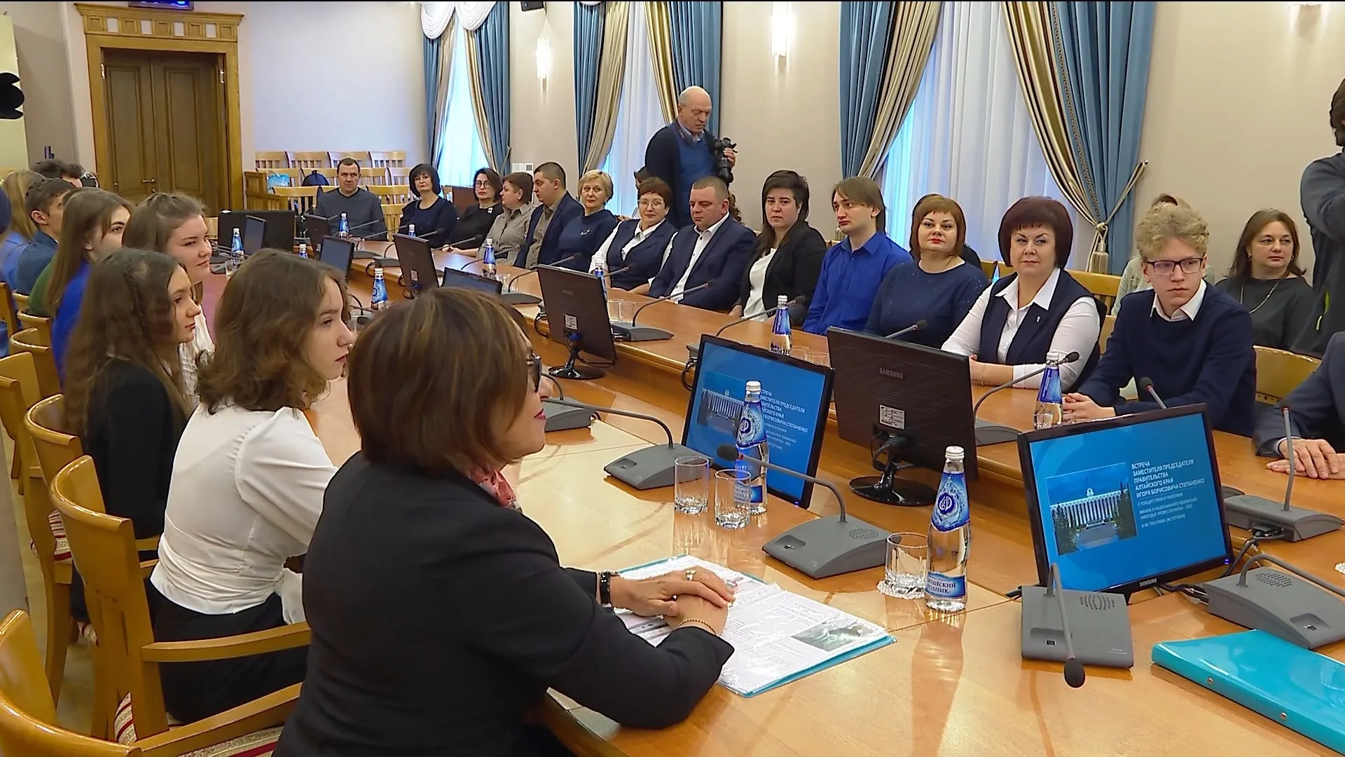Победителей чемпионата «Молодые профессионалы» наградили в правительстве Алтайского края