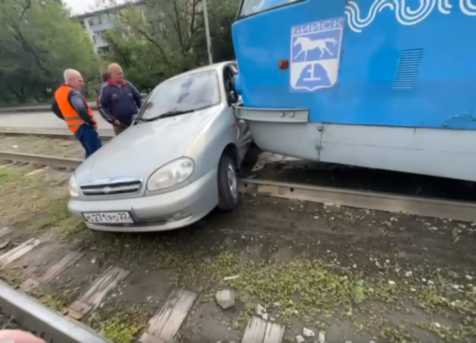Авария произошла на оживлённом перекрёстке в Бийске