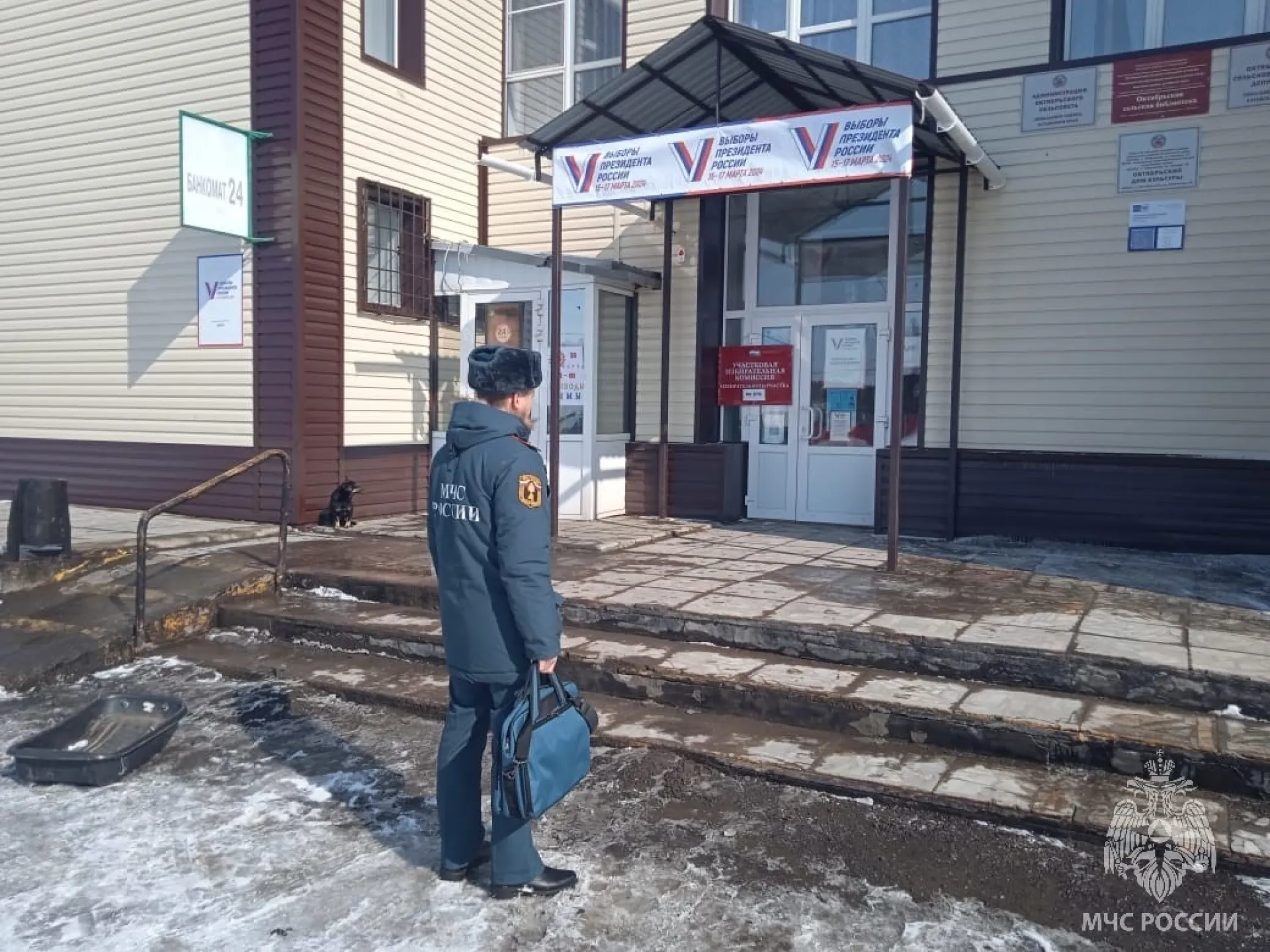 Более тысячи пожарных и 550 единиц техники обеспечивают безопасность на выборах в Алтайском крае