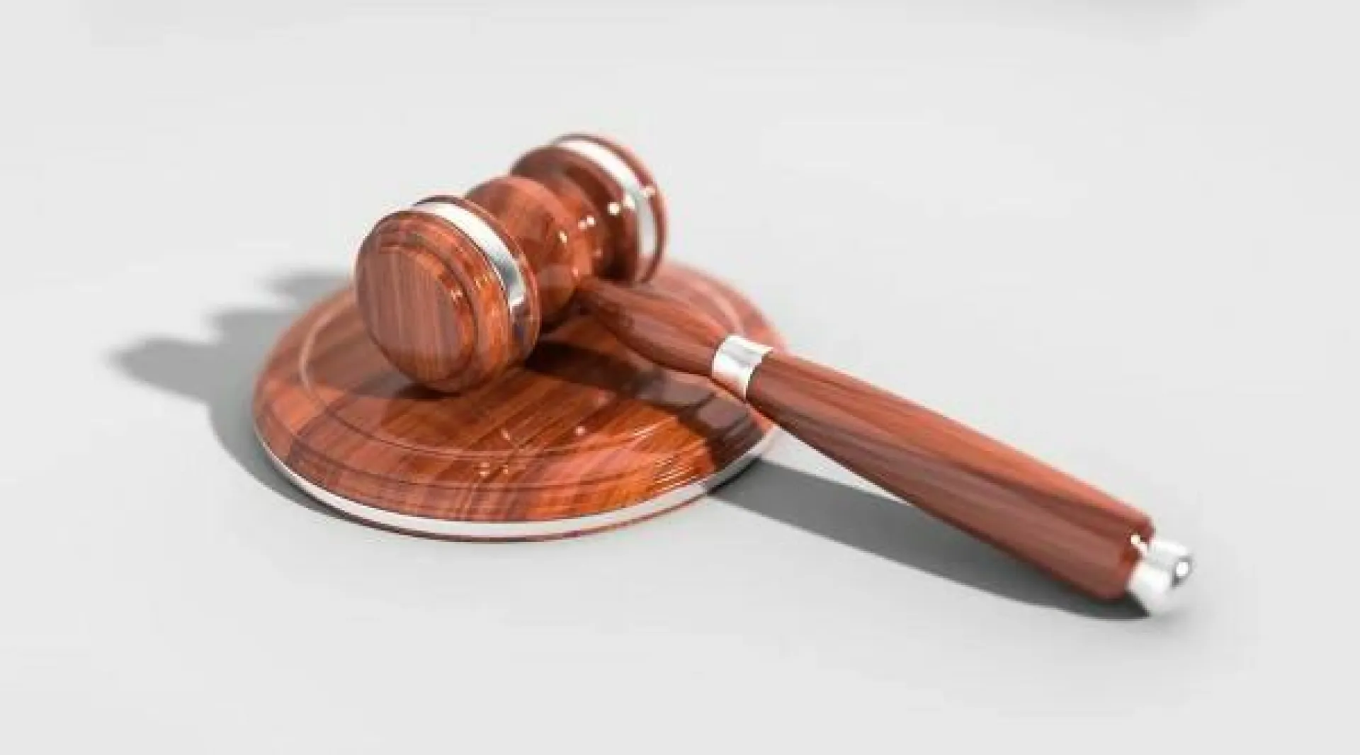 Бывший преподаватель алтайского вуза предстанет перед судом за получение 18 мелких взяток Бывший преподаватель алтайского вуза предстанет перед судом за получение 18 мелких взяток