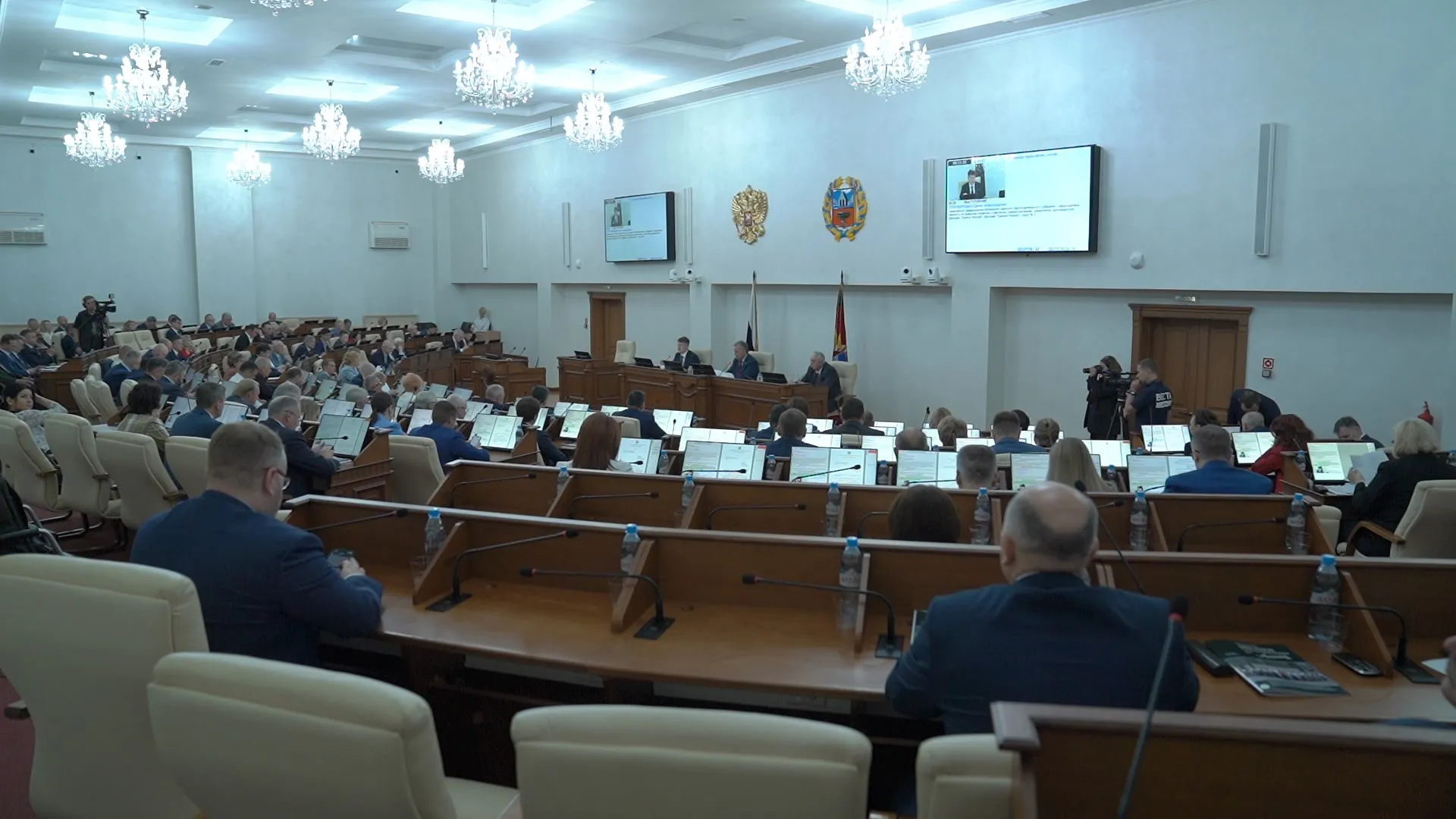 Маркировка собак, алкоголь до 22:00 и выплаты работникам скорой помощи: как прошла июньская сессия АКЗС Маркировка собак, алкоголь до 22:00 и выплаты работникам скорой помощи: как прошла июньская сессия АКЗС