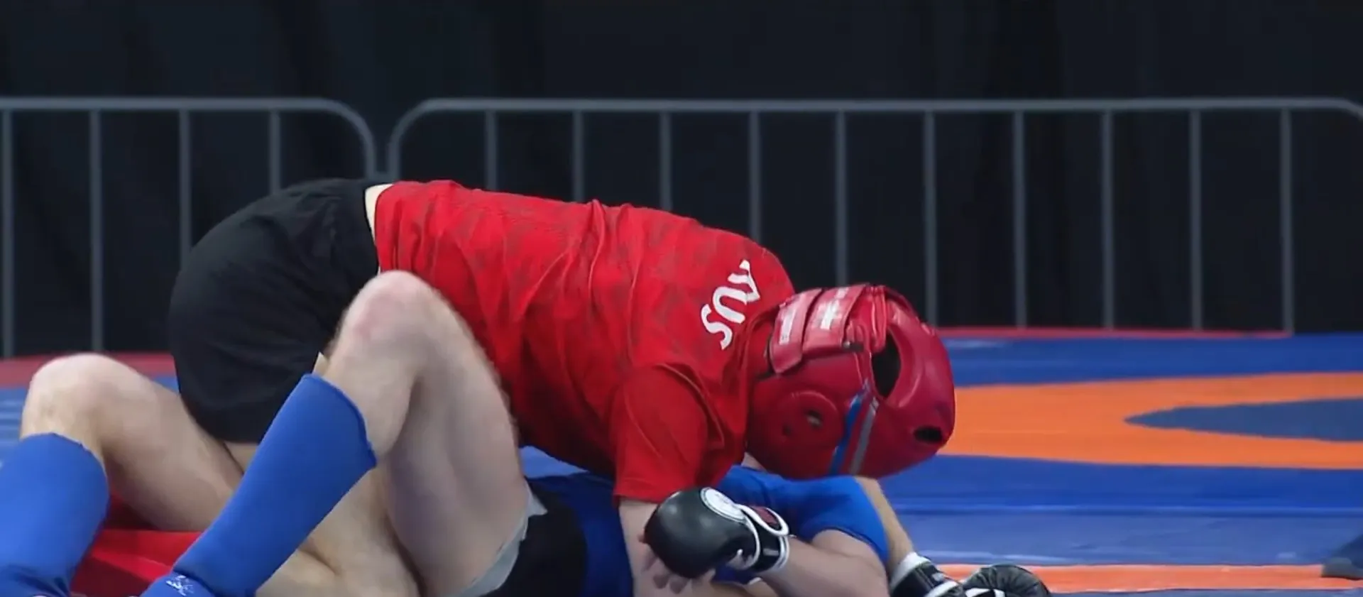 Лучшие бойцы со всей страны приехали в Барнаул на чемпионат России по панкратиону
