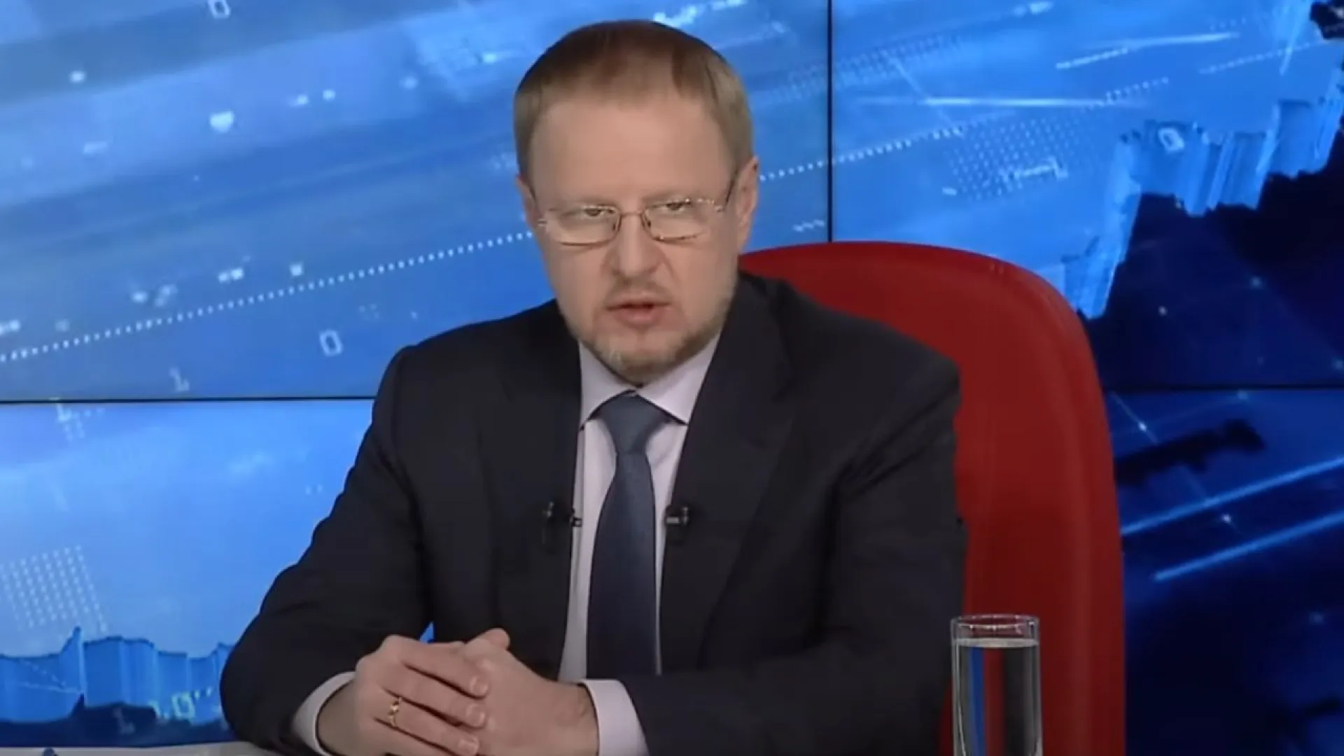 Губернатор Виктор Томенко проведёт прямую линию с жителями Алтайского края Губернатор Виктор Томенко проведёт прямую линию с жителями Алтайского края