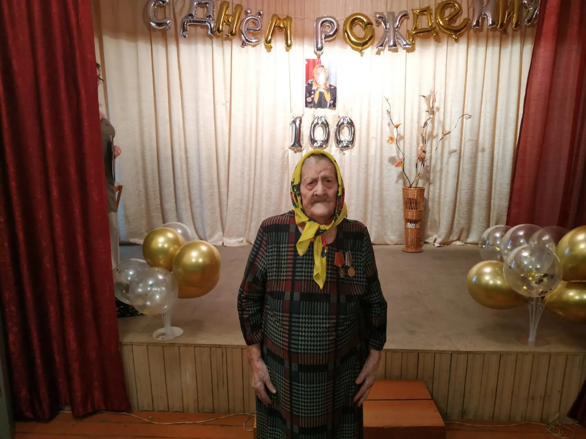 Жительница Мамонтовского района отпраздновала 100-летний юбилей