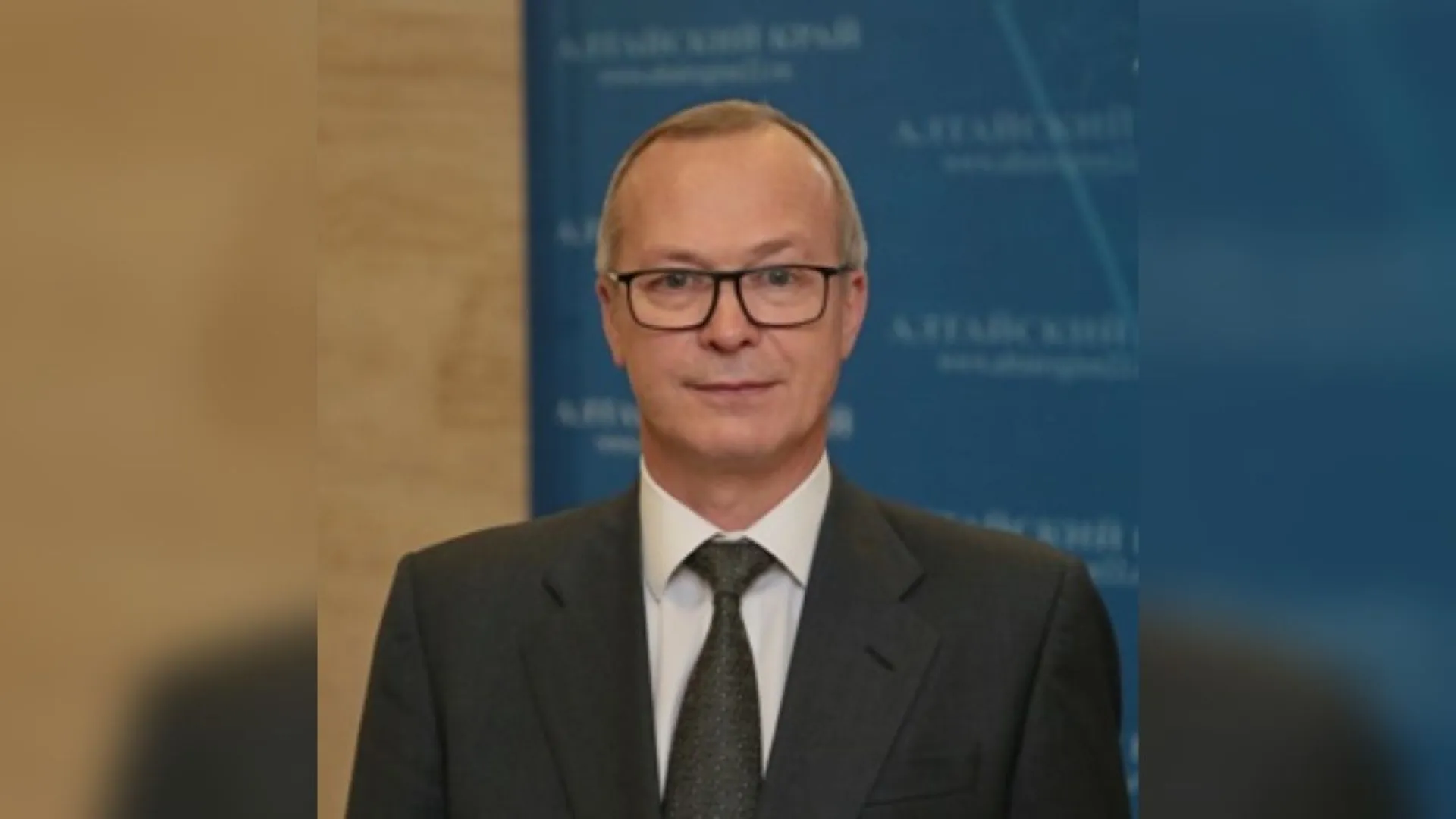Вице-губернатора Алтайского края наградили орденом «За заслуги перед Отечеством» I степени Вице-губернатора Алтайского края наградили орденом «За заслуги перед Отечеством» I степени