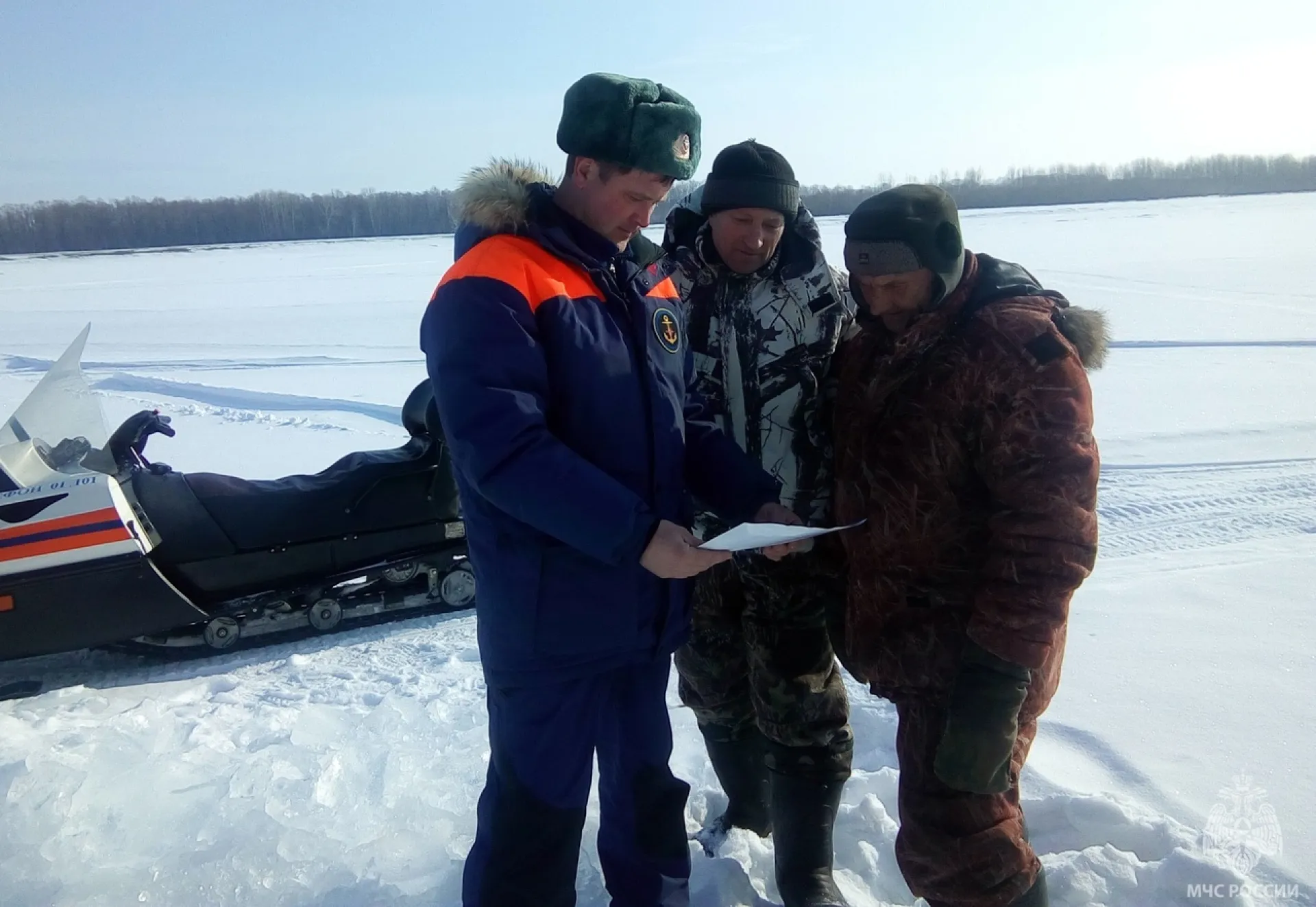 Порядка 230 патрульных групп задействуют в проверке льда на водоёмах в Алтайском крае
