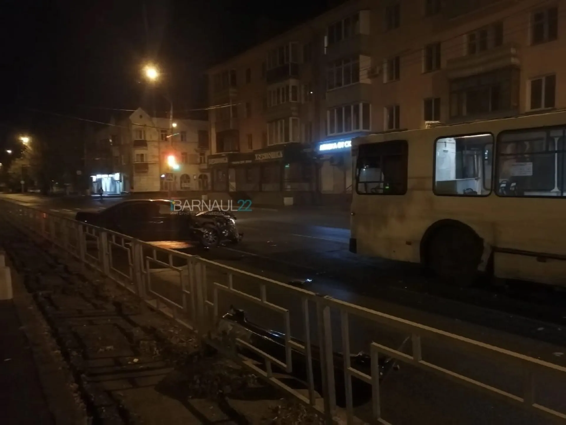 ДТП с троллейбусом произошло ранним утром в Барнауле ДТП с троллейбусом произошло ранним утром в Барнауле