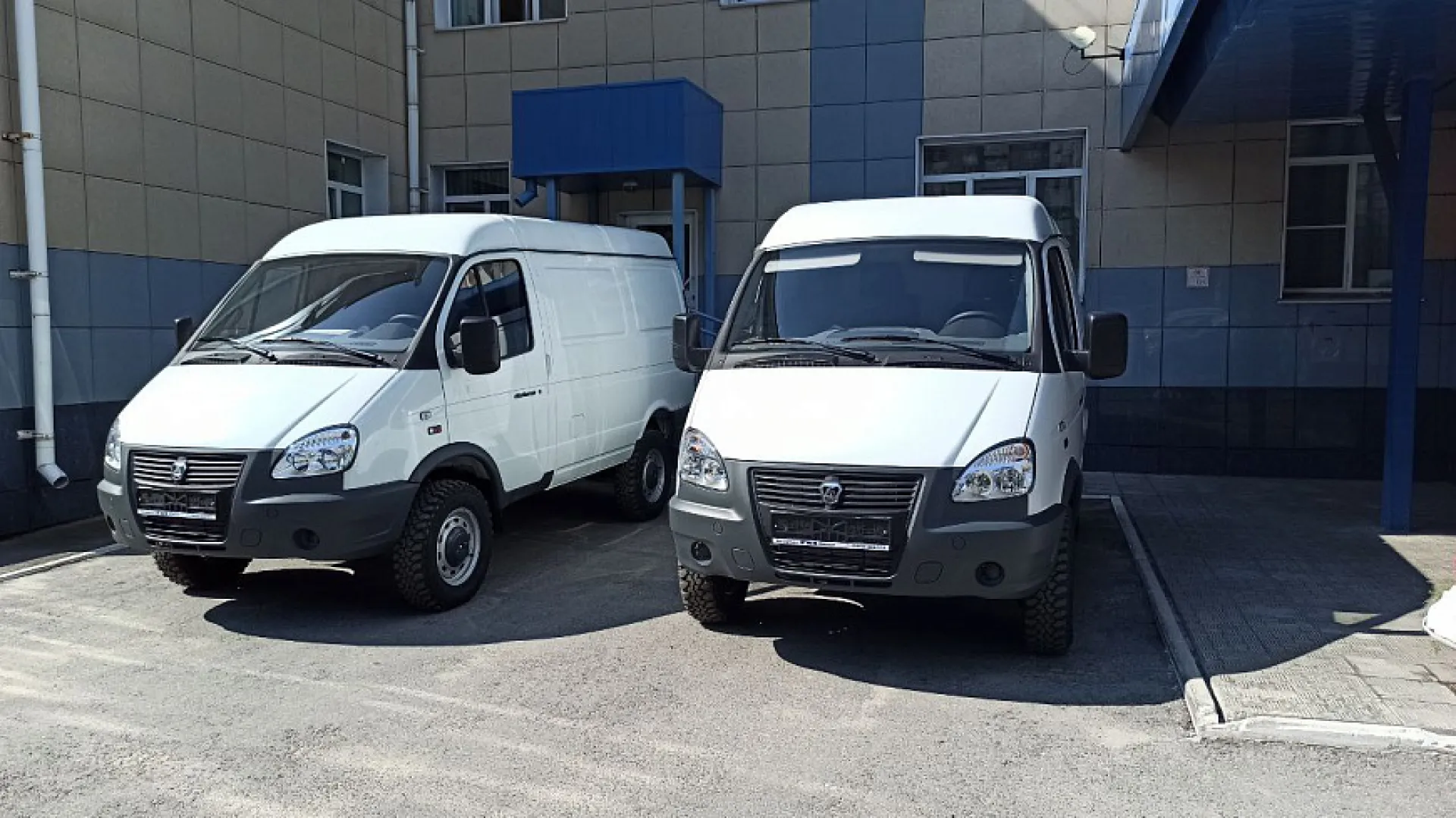 Паллиативные отделения Алтайского края получили новые автомобили Паллиативные отделения Алтайского края получили новые автомобили