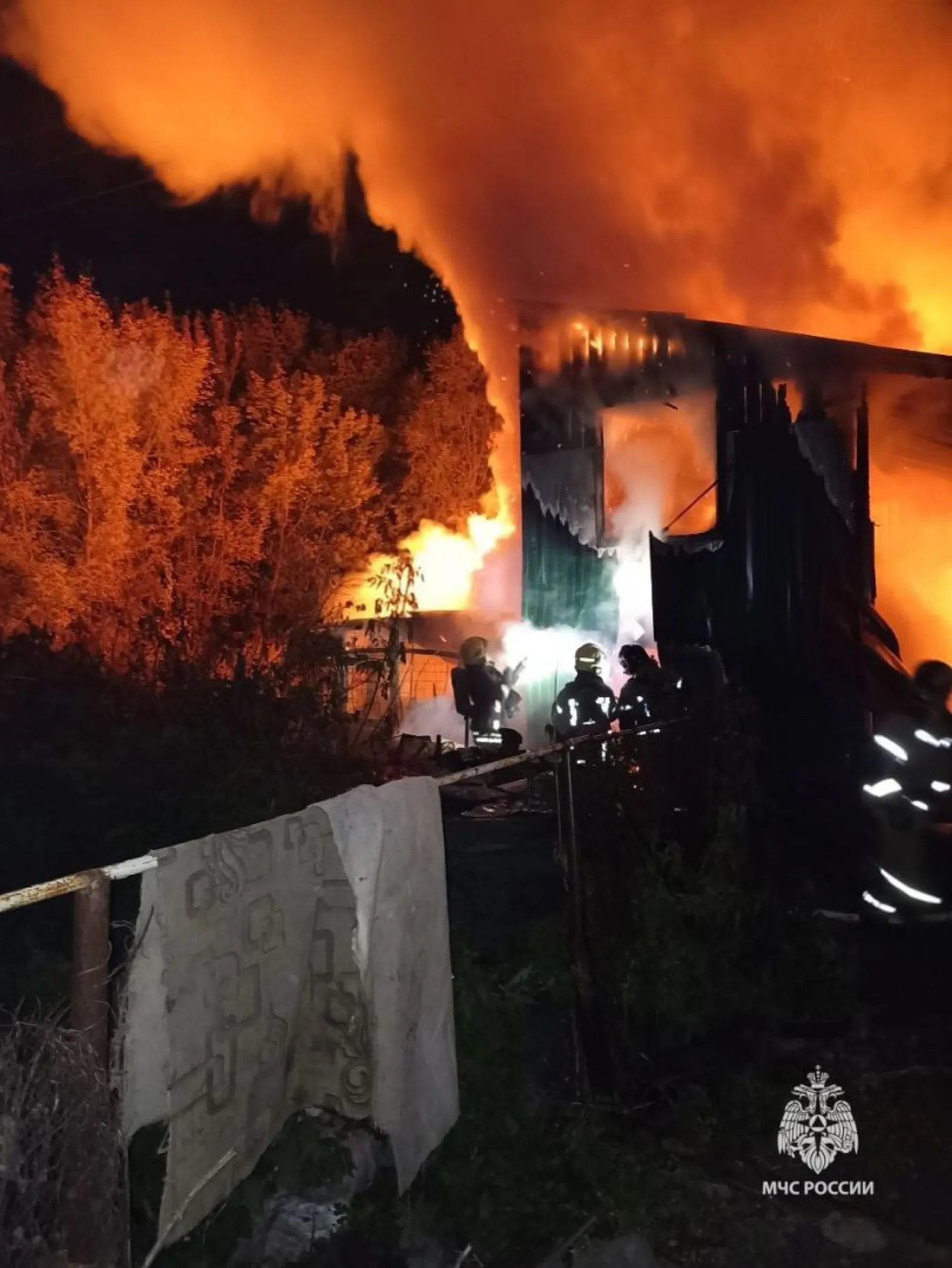 Сразу два пожара произошло в Барнауле за ночь 