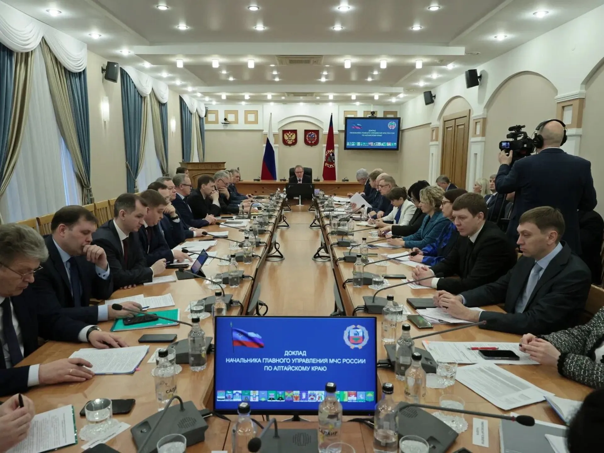 Губернатор Виктор Томенко дал ряд поручений в связи с паводком в Алтайском крае Губернатор Виктор Томенко дал ряд поручений в связи с паводком в Алтайском крае