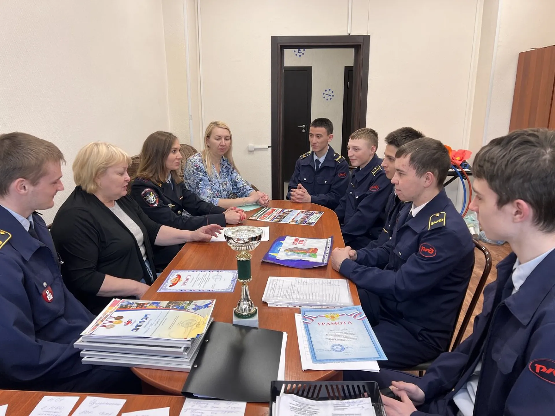 Транспортные полицейские Алтая рассказали студентам-железнодорожникам о противоправном использовании киберпространства