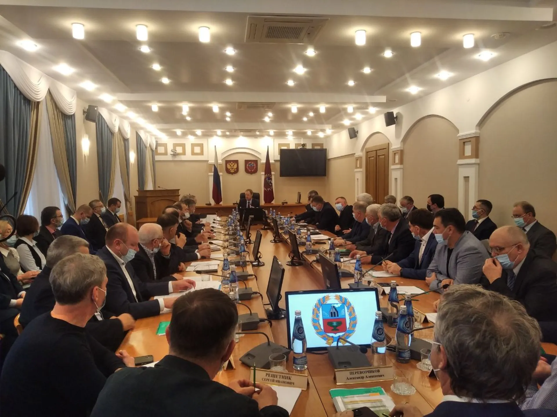 Обеспечение стабильности работы агропромышленных предприятий обсуждают в правительстве Алтайского края