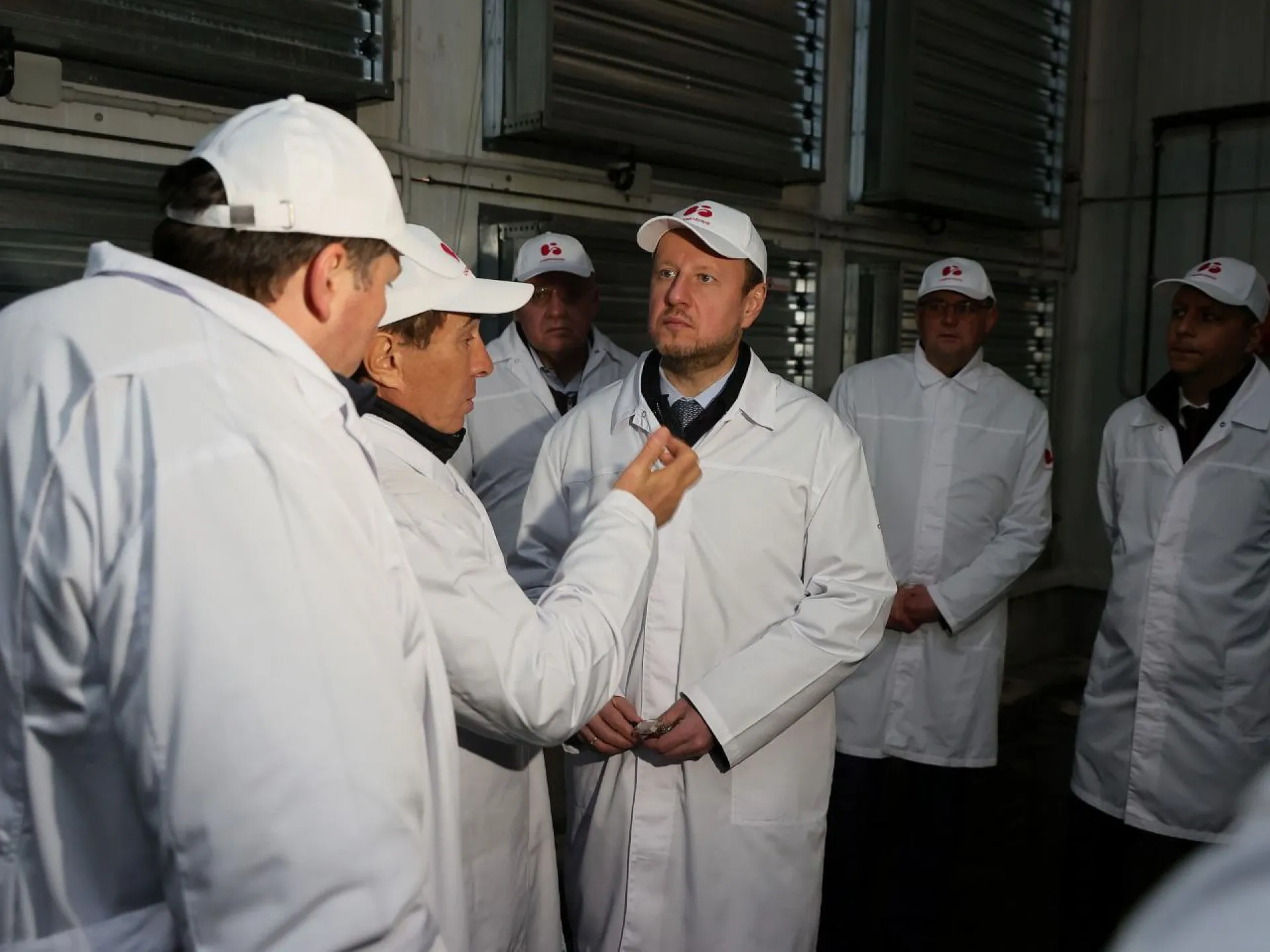 Виктор Томенко обсудил задачи развития птицеводства в Алтайском крае с основателем Группы «Черкизово» Виктор Томенко обсудил задачи развития птицеводства в Алтайском крае с основателем Группы «Черкизово»
