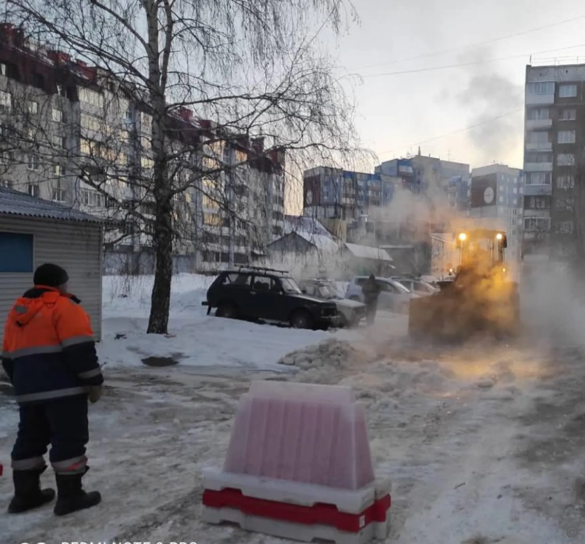 Барнаульский водоканал устранил нештатную ситуацию на Павловском тракте