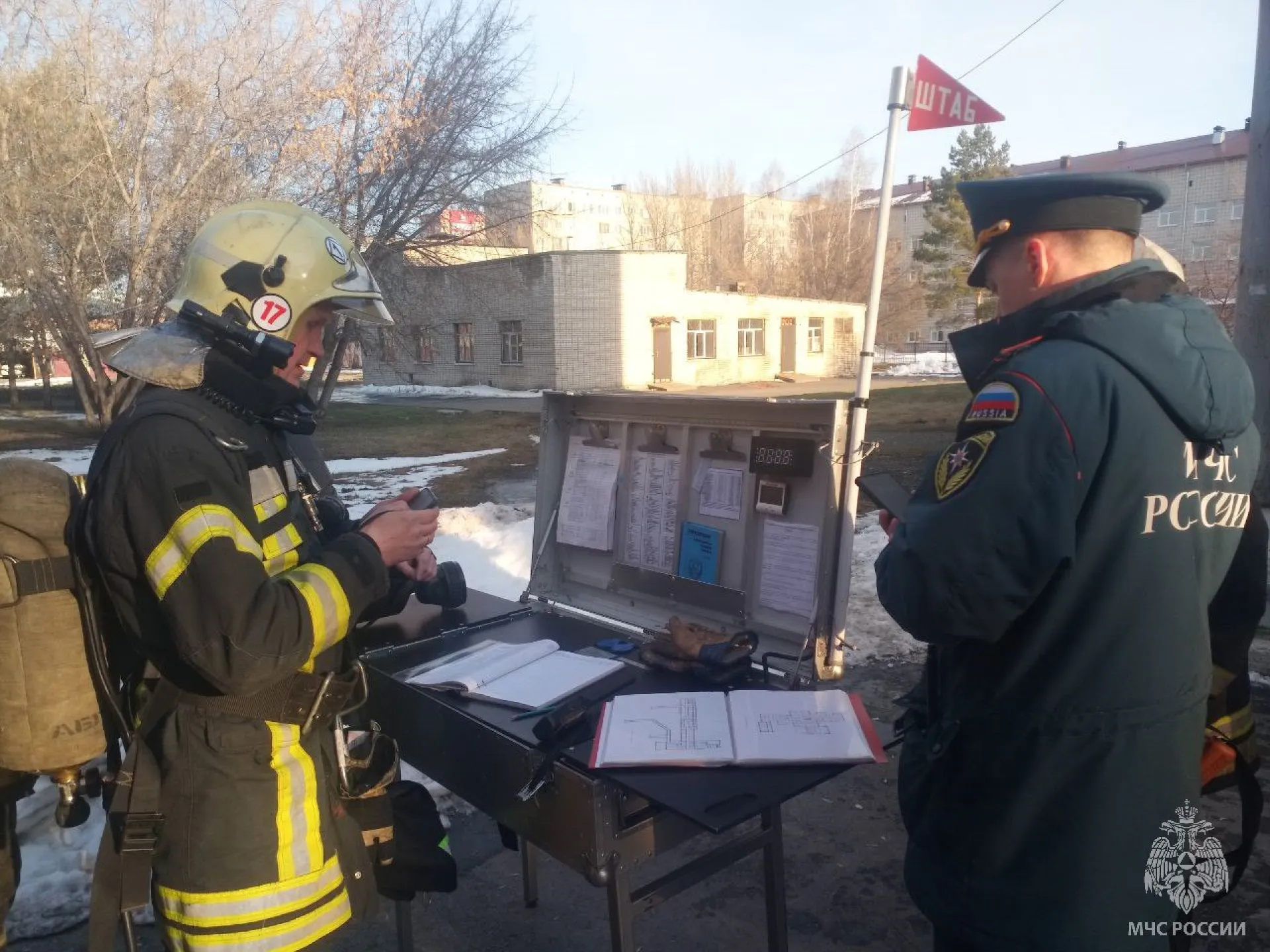 Центр охраны материнства и детства потушили в Барнауле Центр охраны материнства и детства потушили в Барнауле