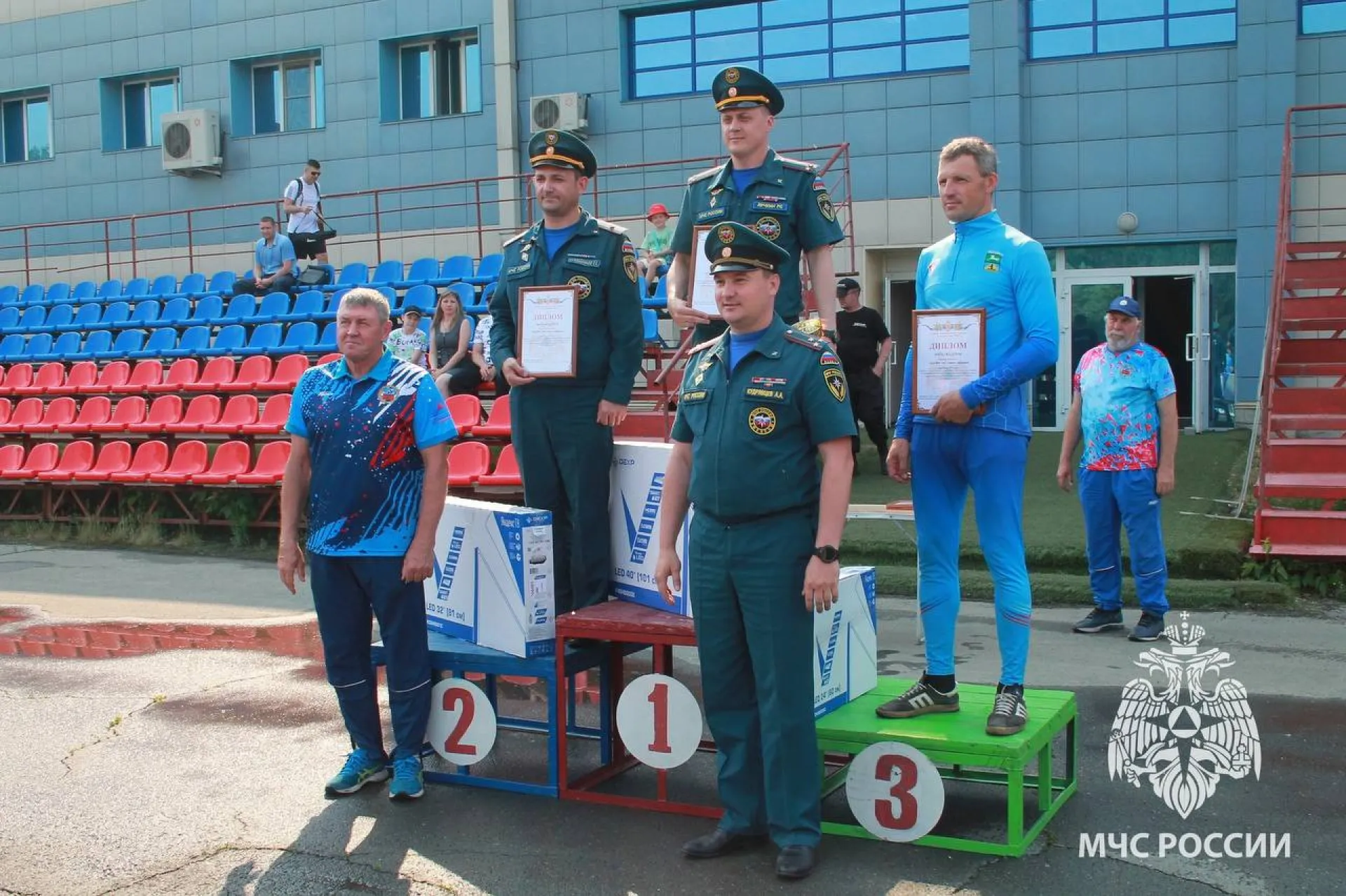 В Алтайском крае завершились соревнования по пожарно-спасательному спорту