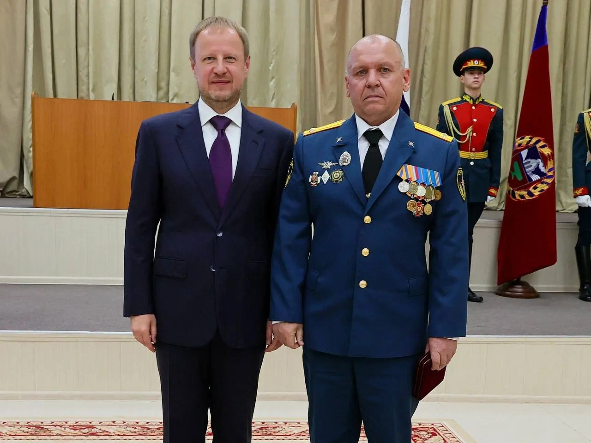 Губернатор Алтайского края наградил лучших пожарных региона