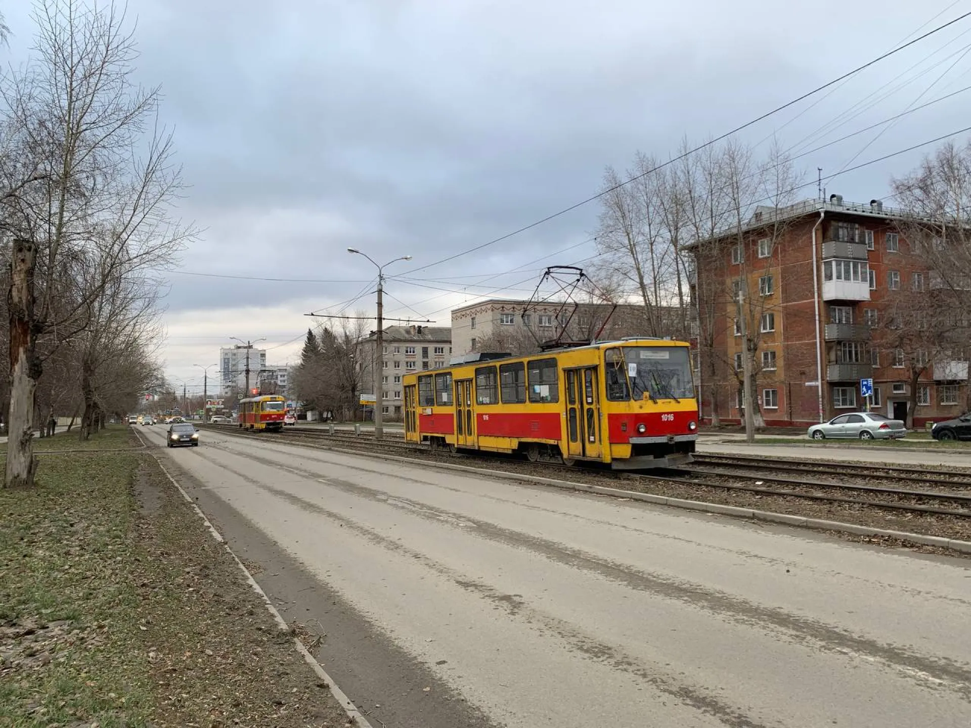 Проблемы с электричеством в Барнауле: без света осталось здание ж/д вокзала, не ходят трамваи Проблемы с электричеством в Барнауле: без света осталось здание ж/д вокзала, не ходят трамваи