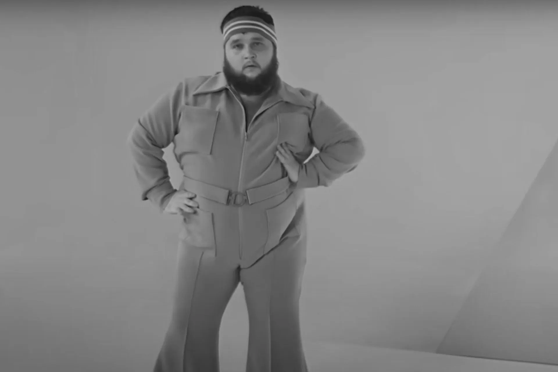 Фото: вандалы осквернили могилу Дмитрия «Пухляша» Красилова в Заринске