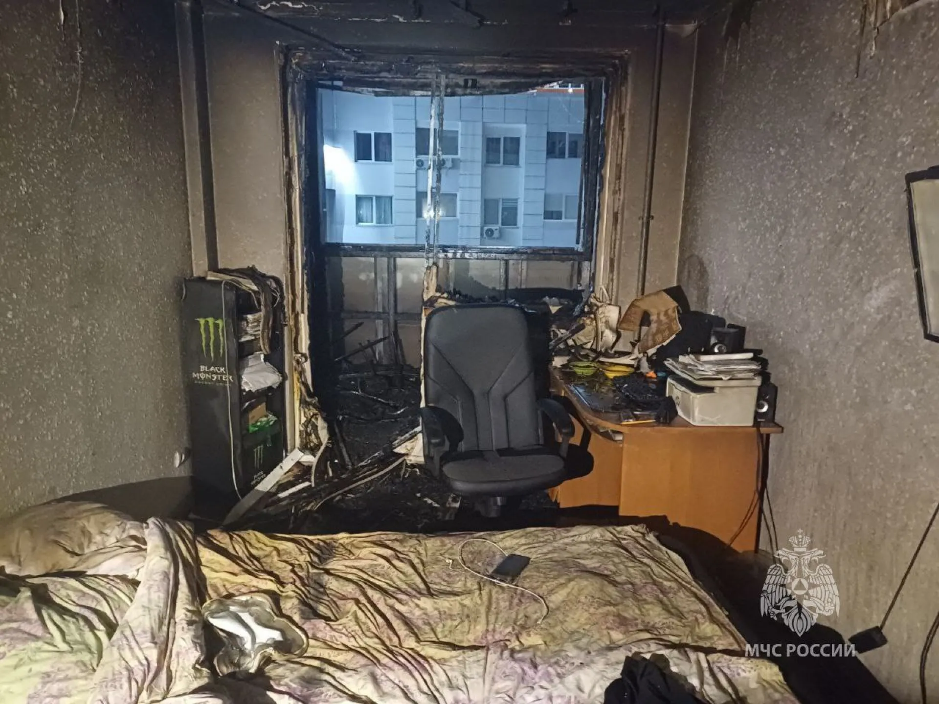 Троих человек спасли на пожаре в Барнауле