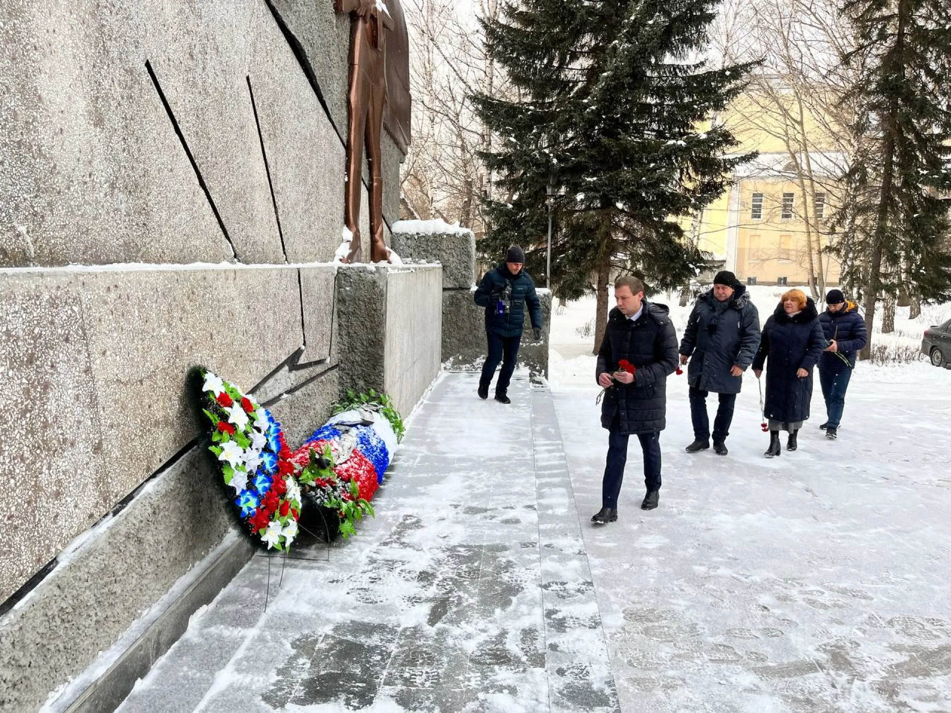 В Бийске почтили память погибших и без вести пропавших воинов