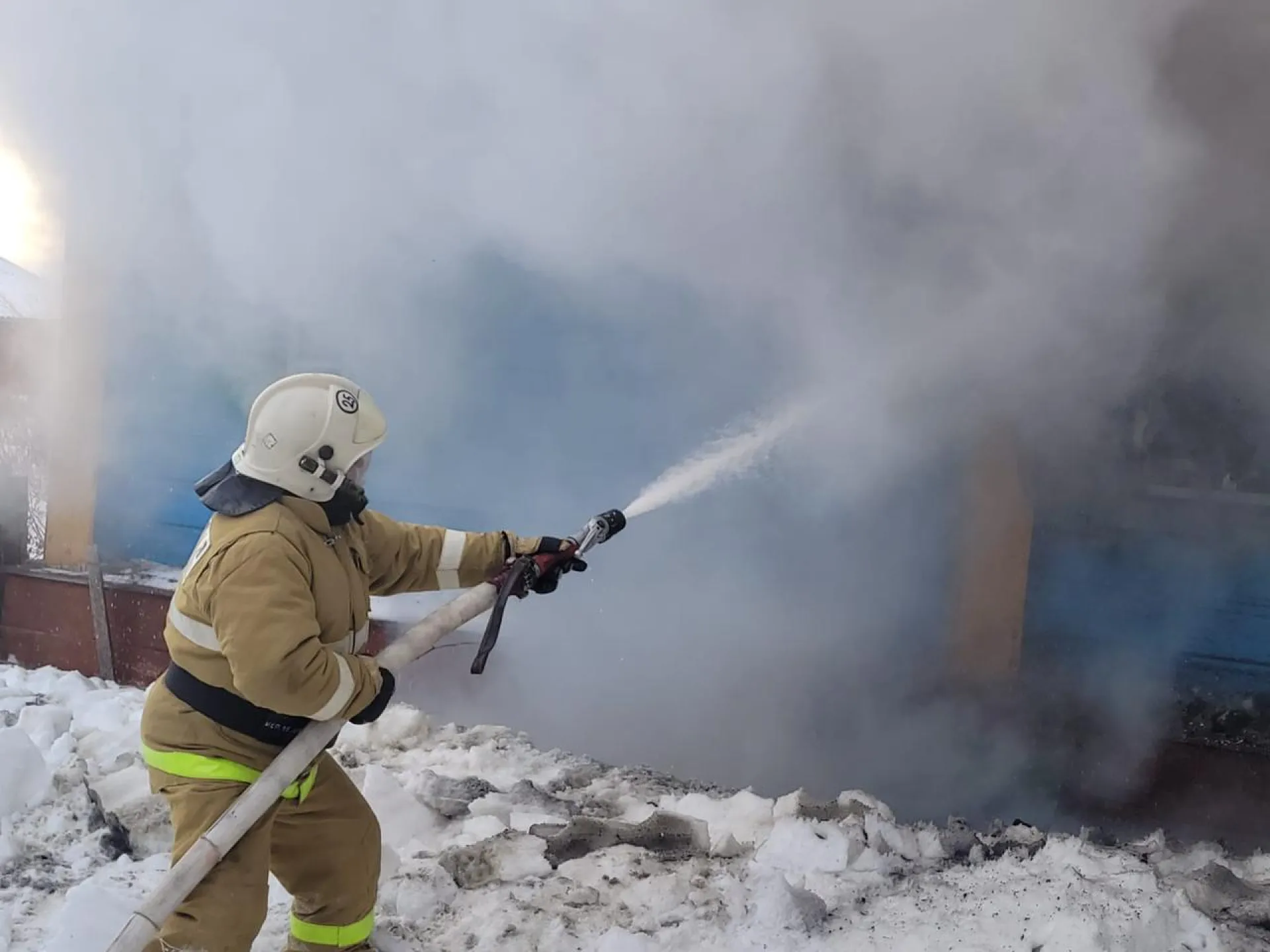 Газовый баллон взорвался в частном доме в Целинном районе
