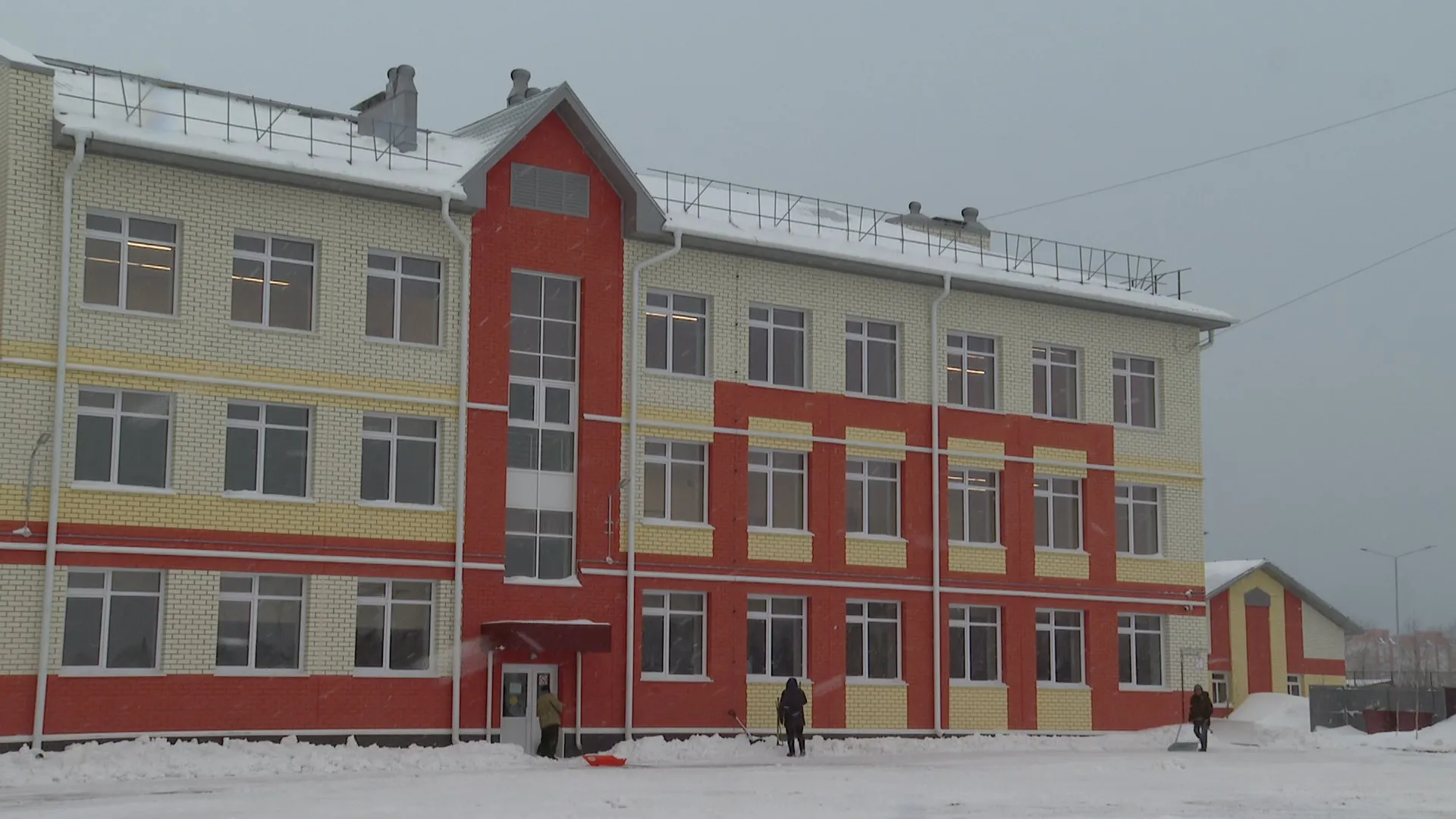 Новую школу и культурно-спортивный комплекс открыли в Новоалтайске