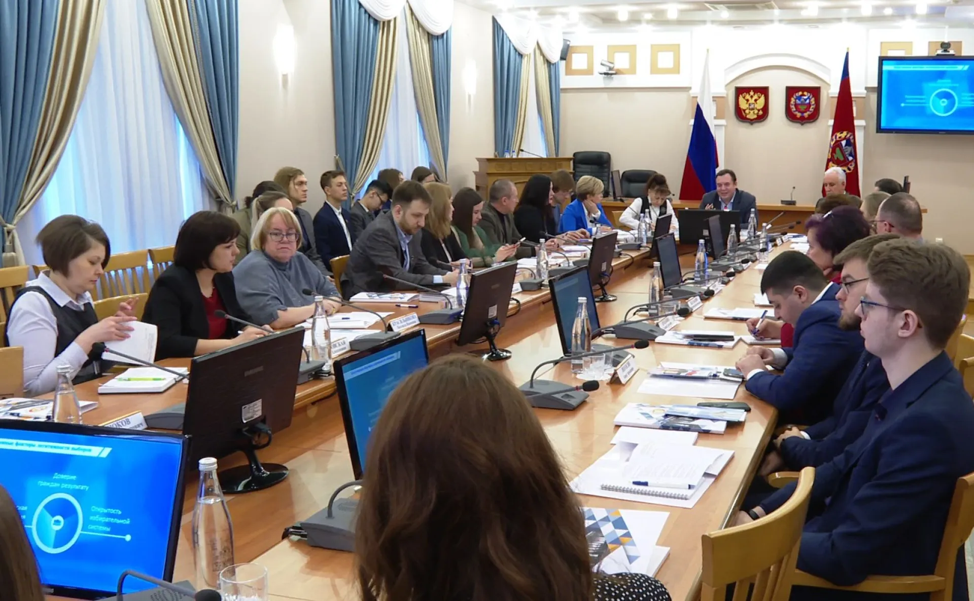 Круглый стол по предстоящим выборам с участием председателя Ассоциации независимого общественного мониторинга провели в Алтайском крае