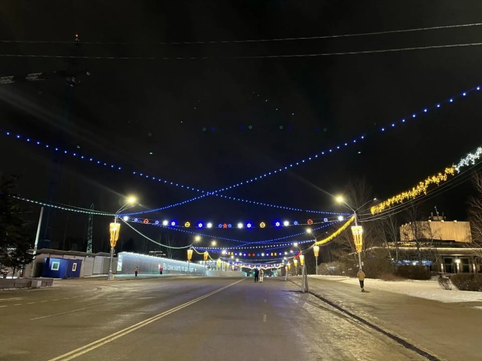 Стала известна дата открытия новогоднего городка на площади Сахарова в Барнауле Стала известна дата открытия новогоднего городка на площади Сахарова в Барнауле