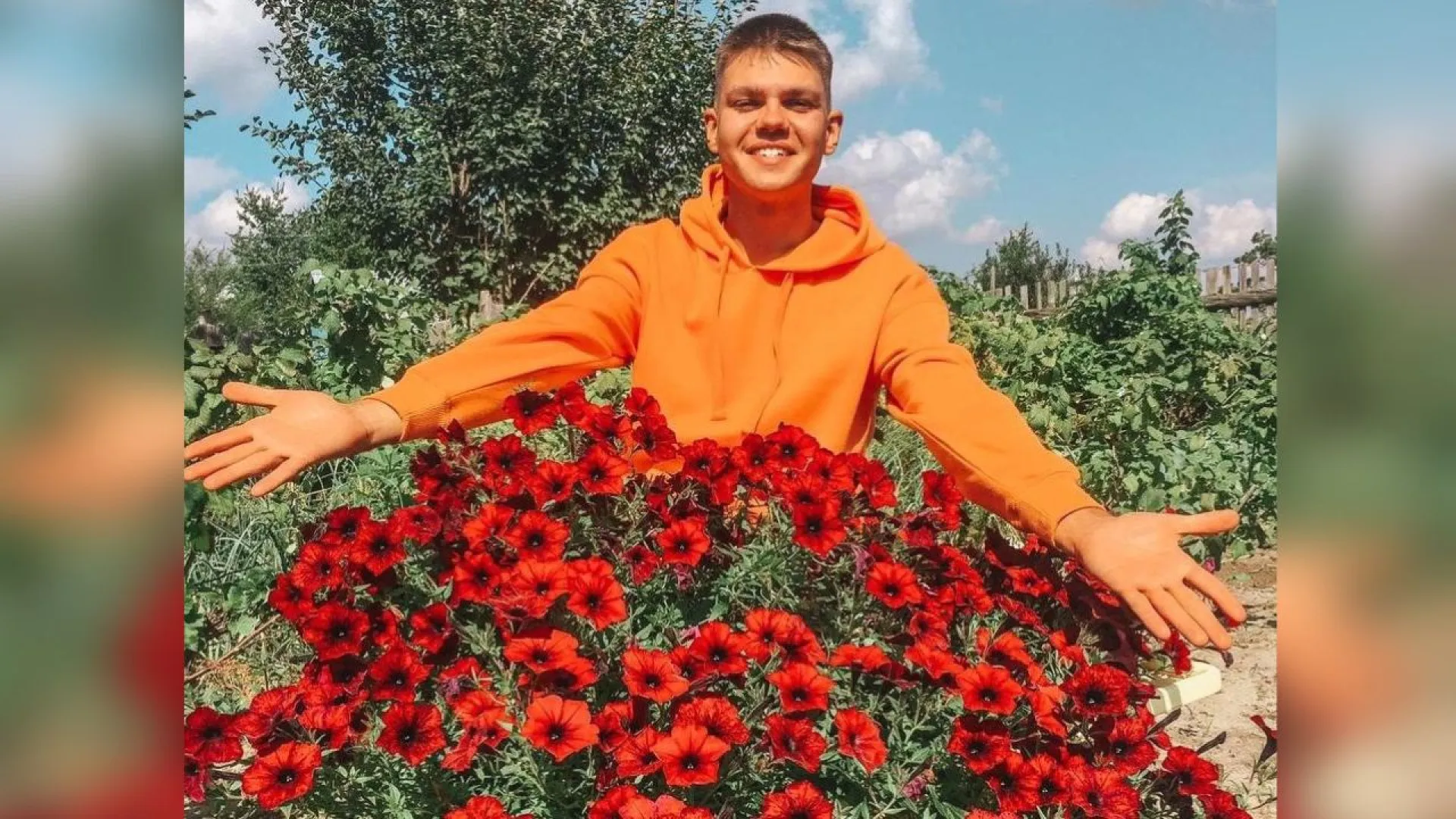 Молодой рубцовчанин купил дачу, чтобы выращивать цветы Молодой рубцовчанин купил дачу, чтобы выращивать цветы