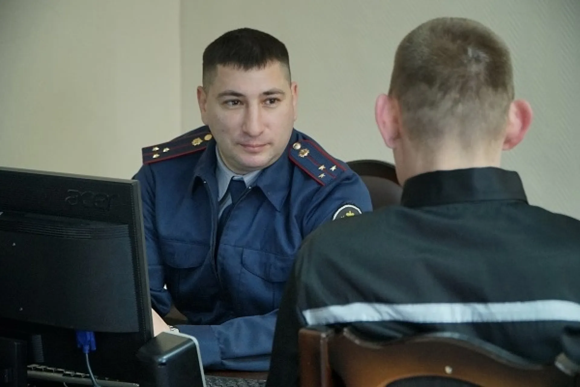 Отбывавший срок в колонии Алтайского края попытался дать взятку за хорошую характеристику
