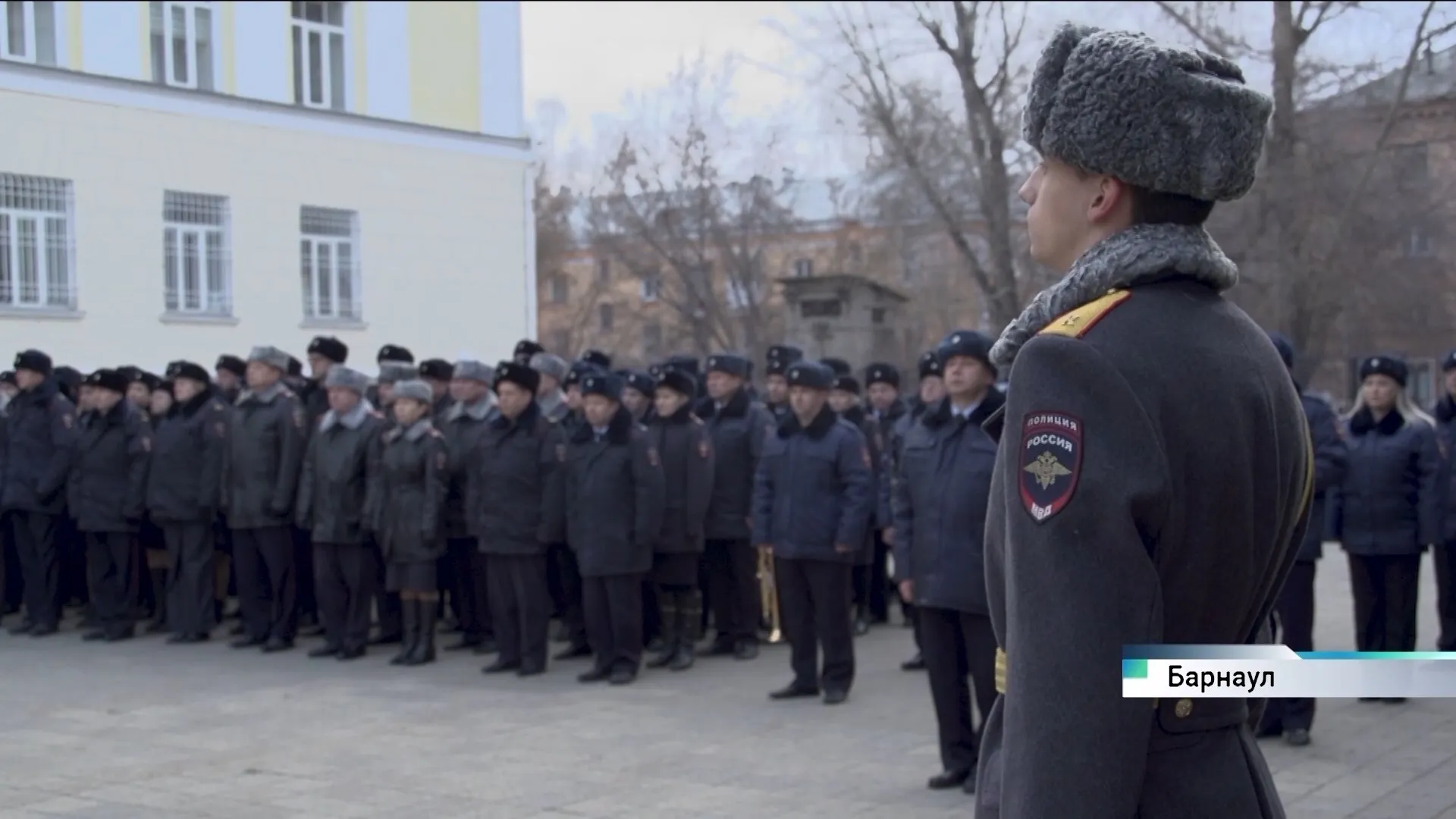 Алтайские полицейские почтили память коллег, погибших при исполнении служебного долга Алтайские полицейские почтили память коллег, погибших при исполнении служебного долга
